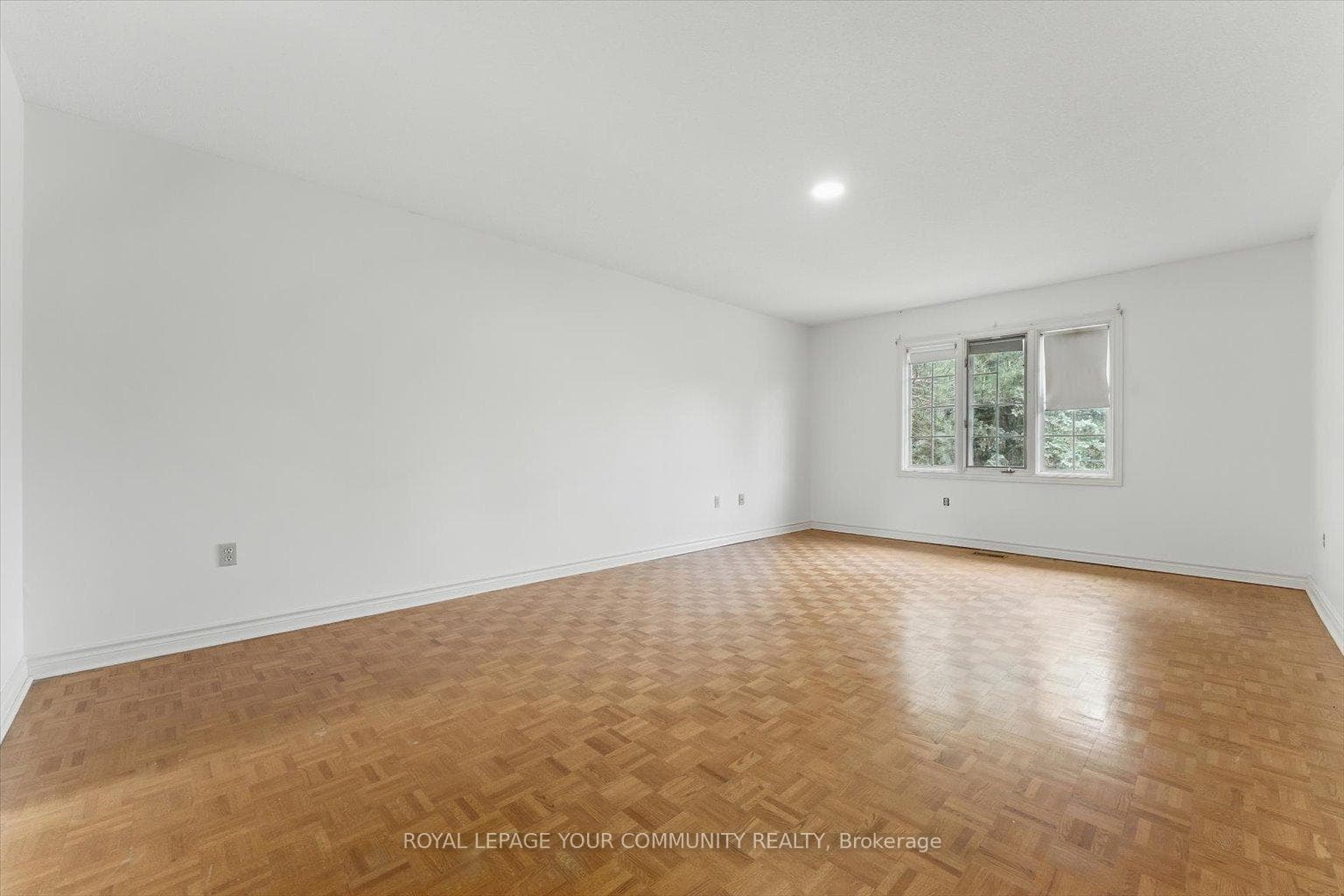 207 Burns Boulevard photo 24