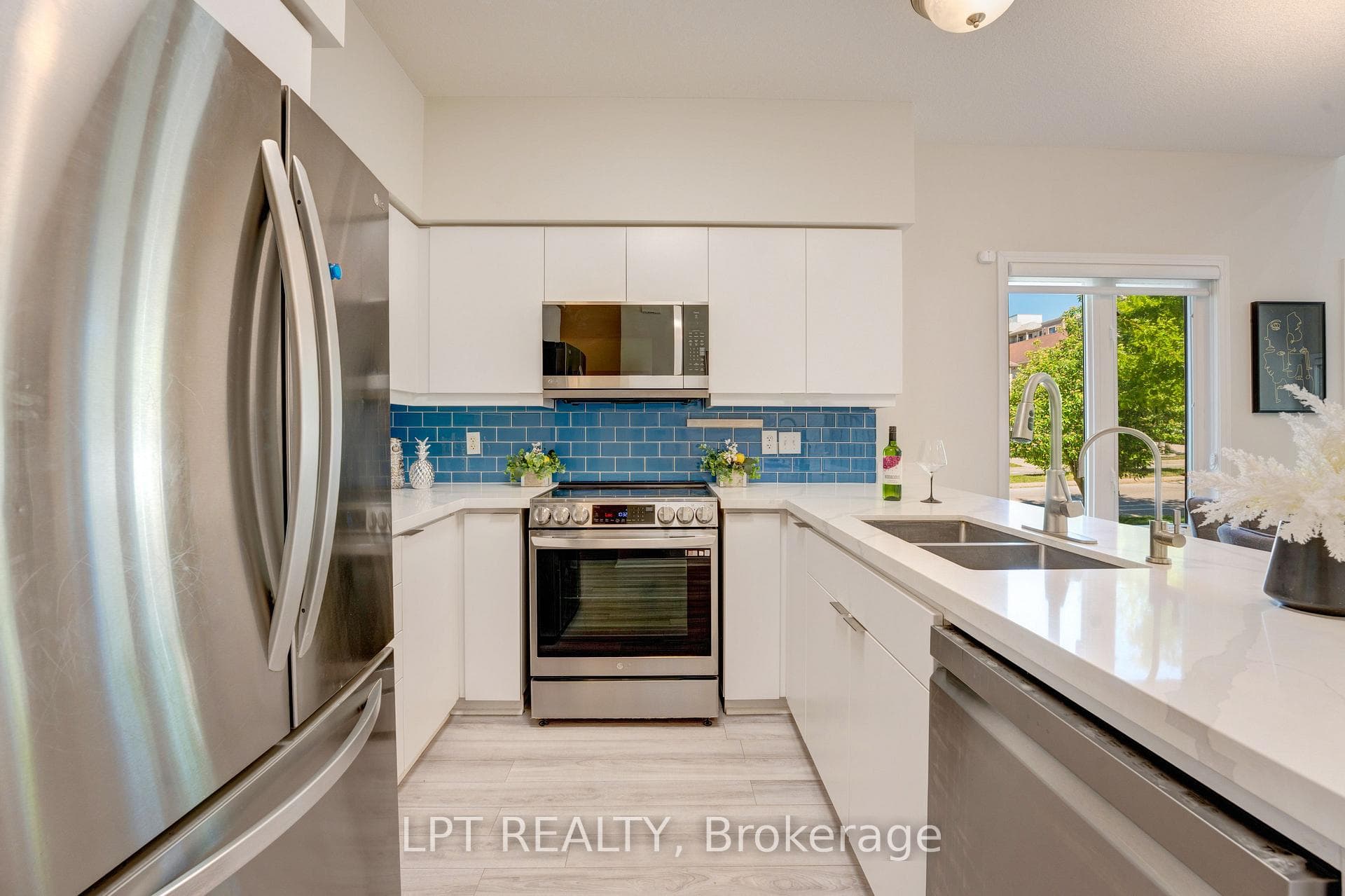 795 Laurelwood Drive Unit 13 photo 13