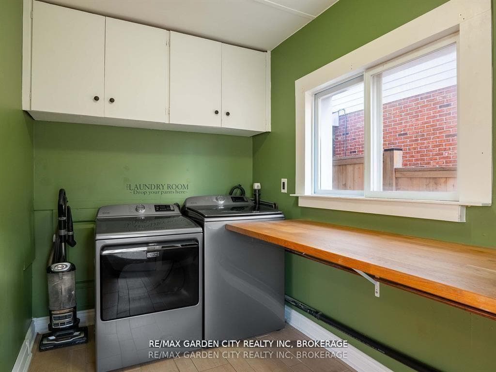 1076 Line Avenue photo 18