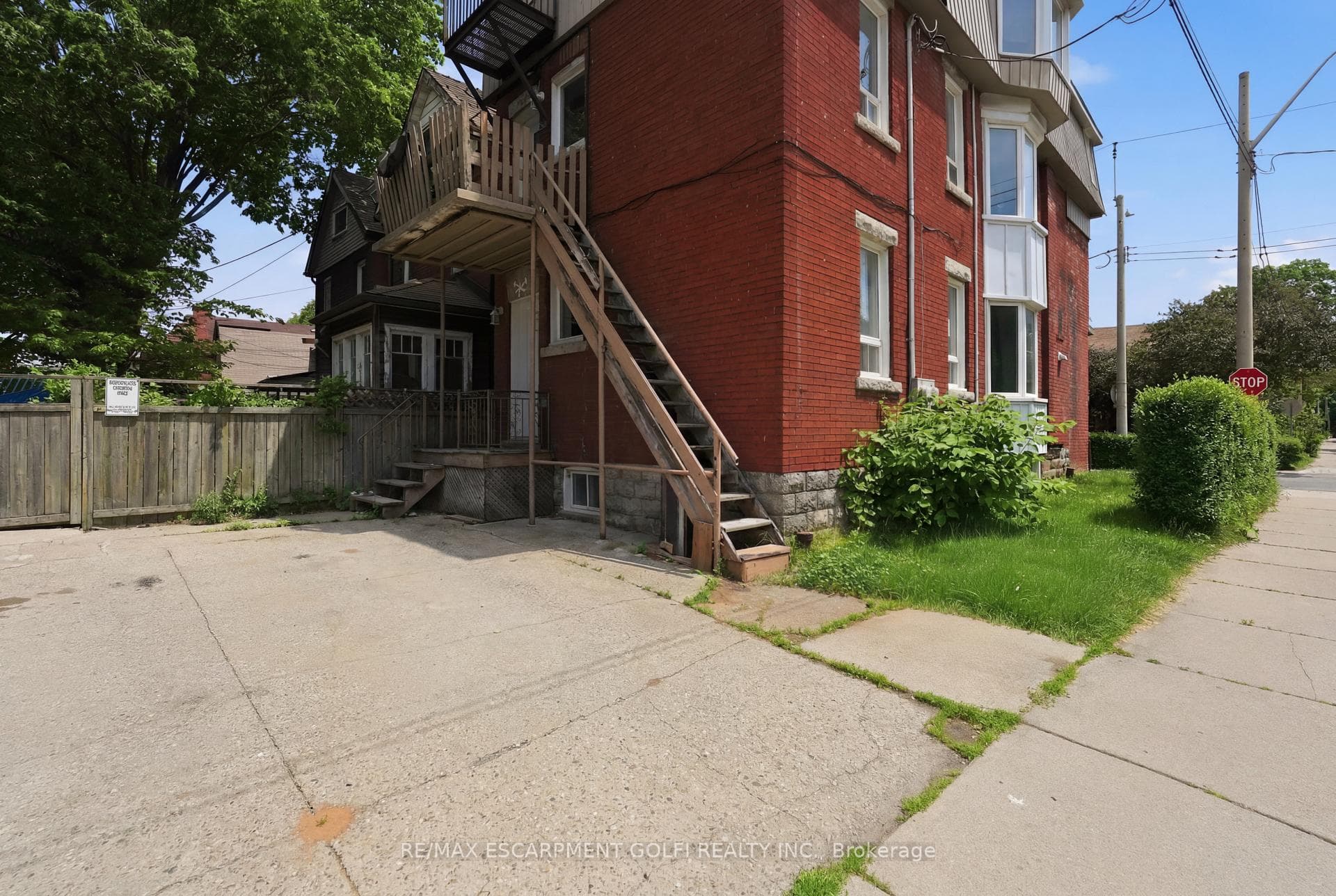 52 Cedar Avenue photo 5