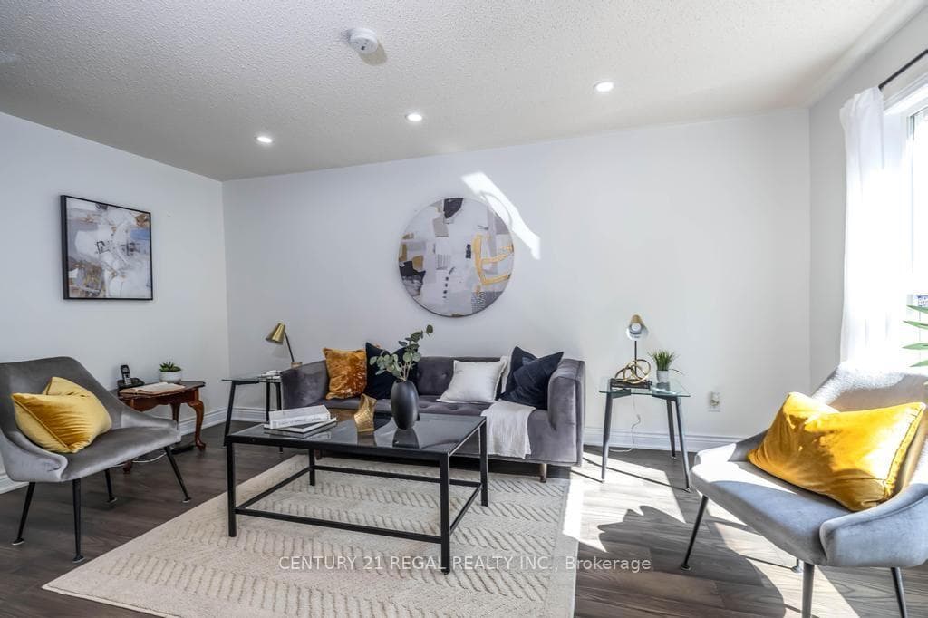 43 Waterton Crescent photo 12