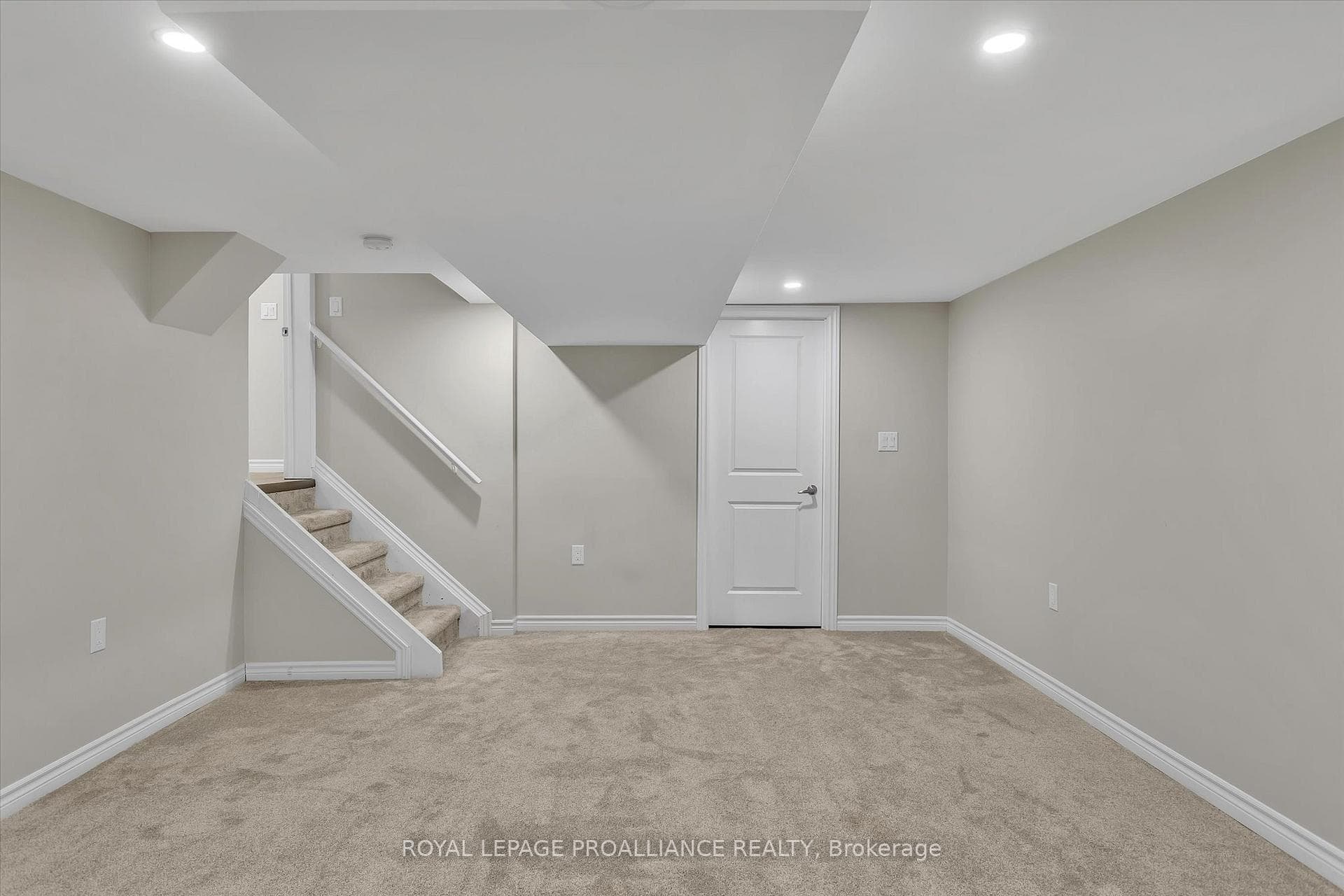 1167 Algonquin Boulevard photo 30