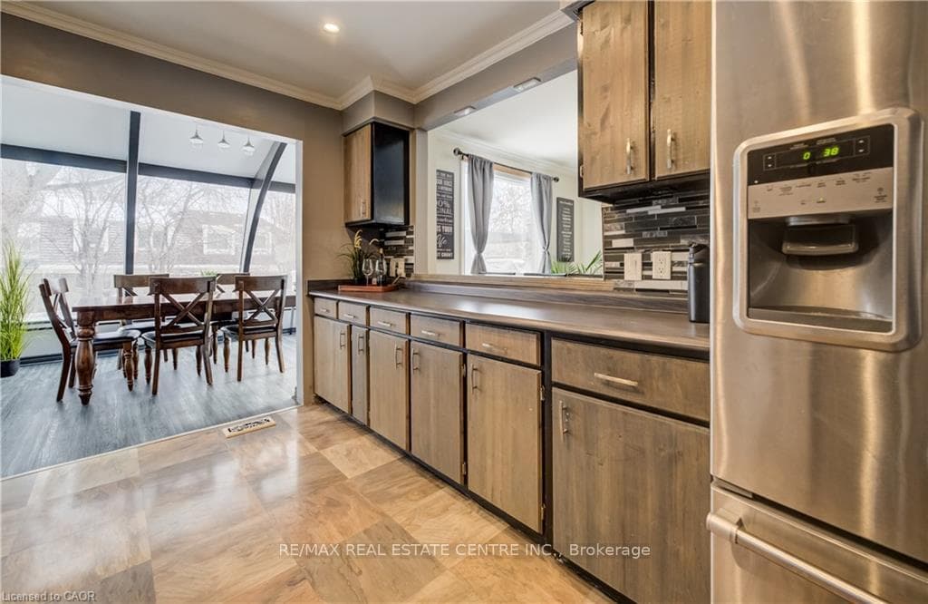 35 Glendan Court photo 14