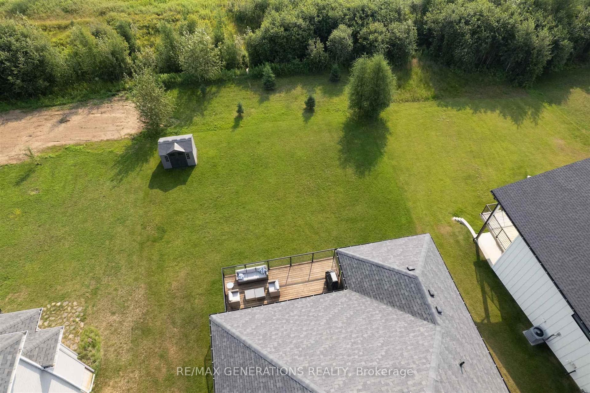 2752 King George's Park Drive photo 22