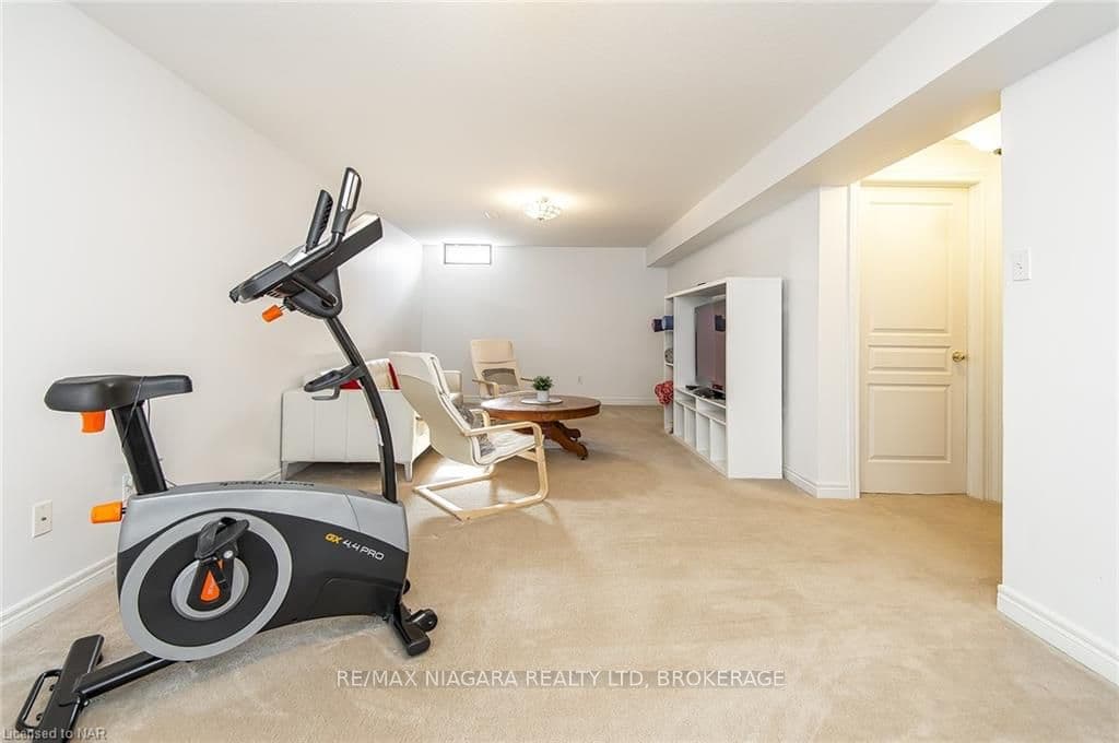 22 CONRAD Place photo 35