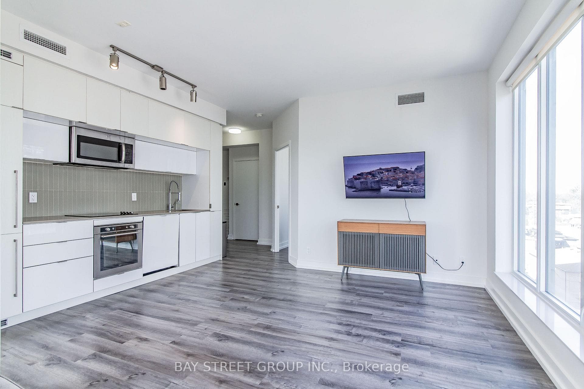 28 Avondale Avenue Unit 702 (2nd Bedroom) photo 6