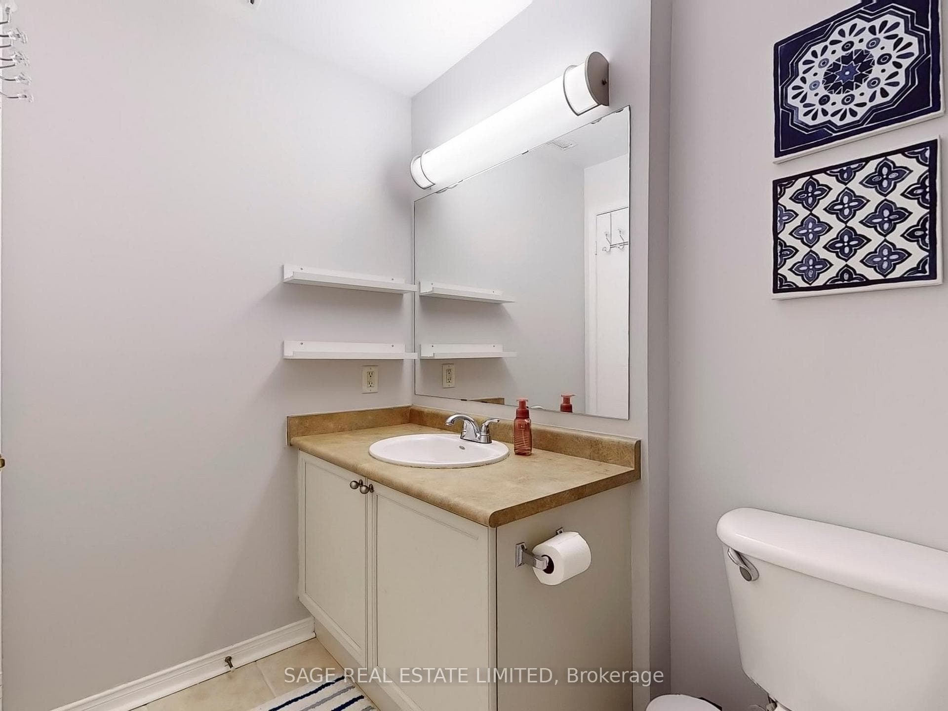 760 Lawrence Avenue Unit 44 photo 27