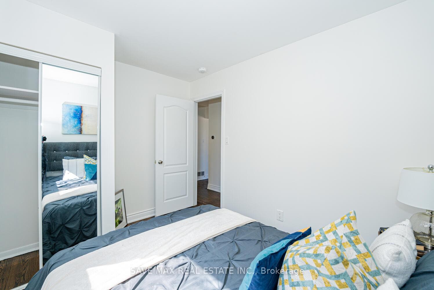 24 Evesham Crescent photo 13