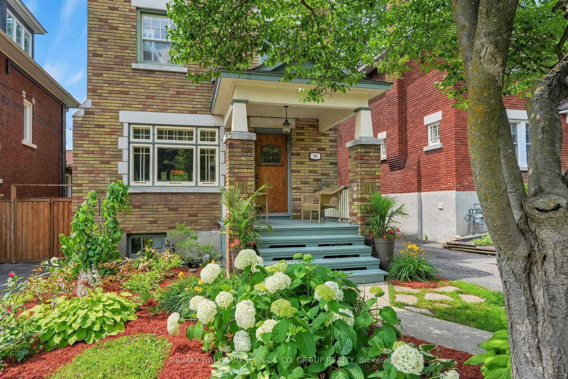 50 Willard Street photo 1