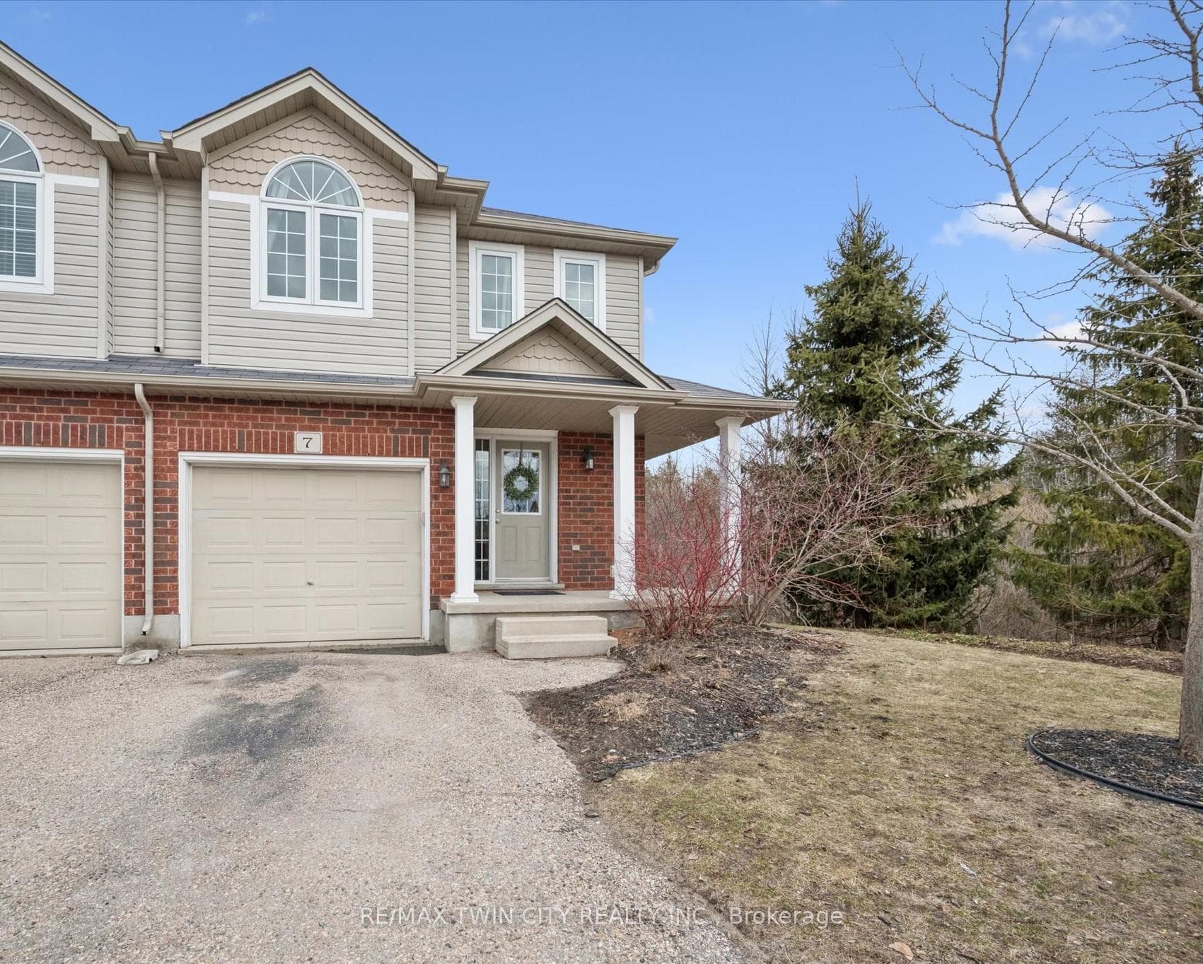 468 Doon South Drive Unit 7 photo 2