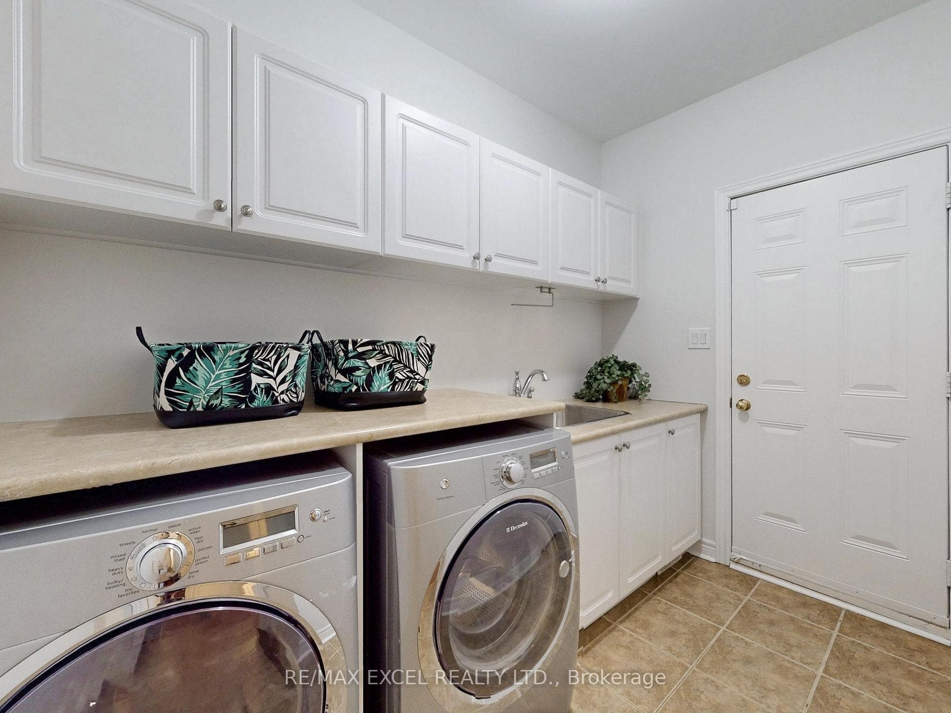 18 Arbour Drive photo 17