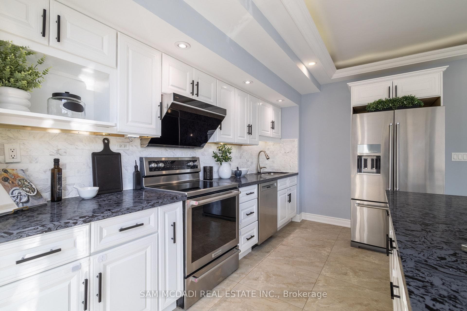 8 Telegram Mews Unit 819 photo 15