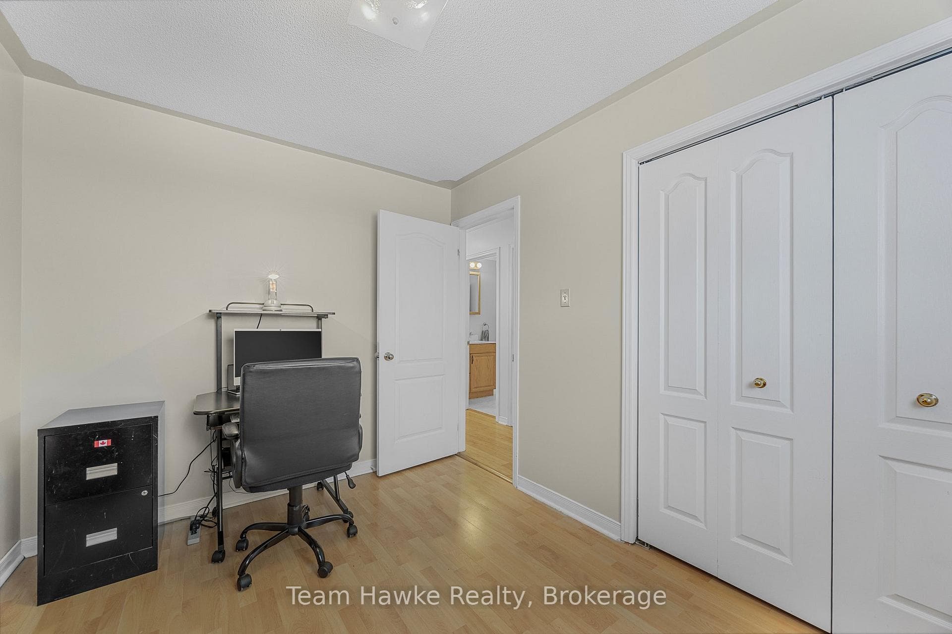 21 Bridle Road photo 19