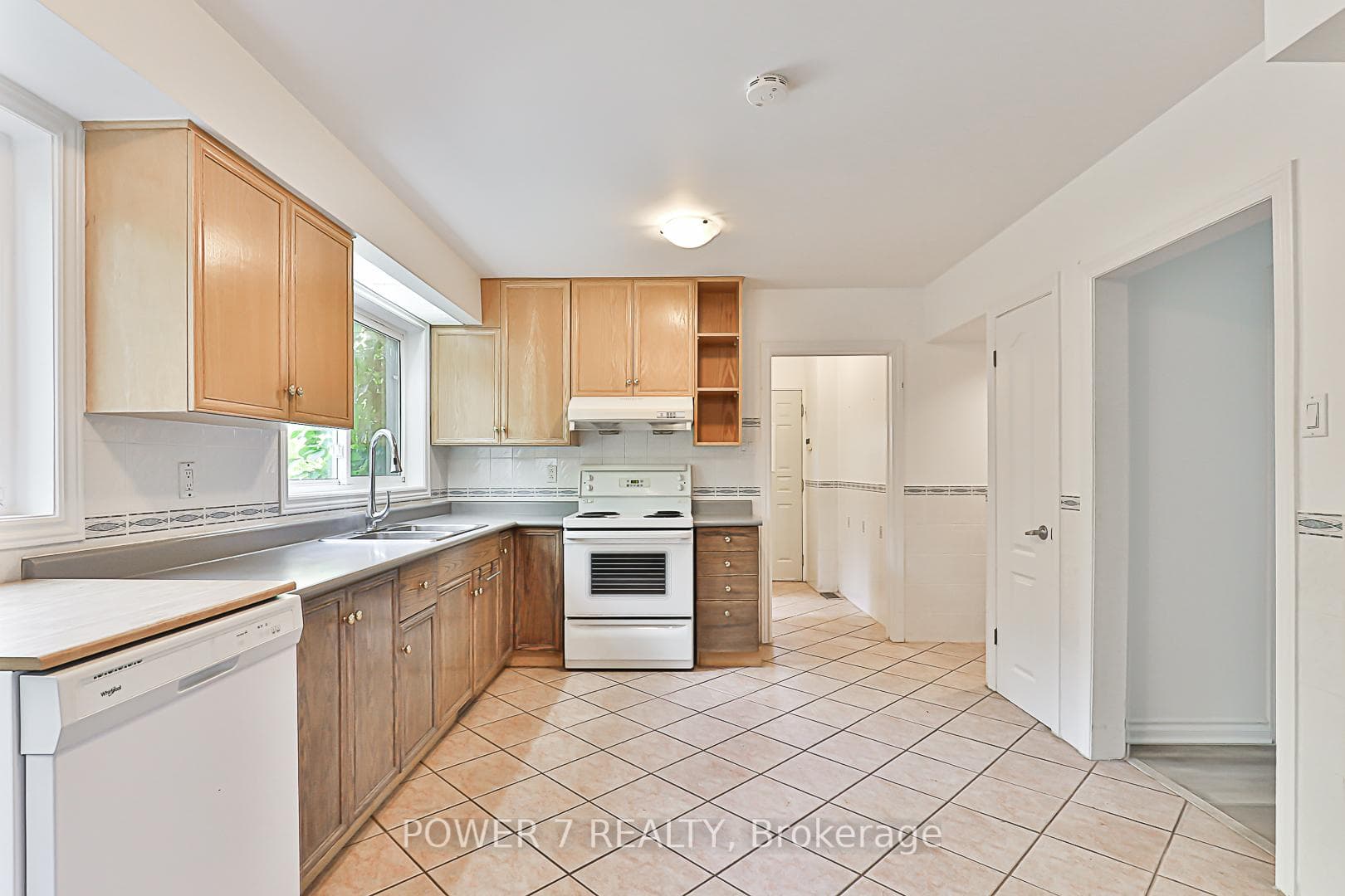 162 Maxome Avenue photo 12