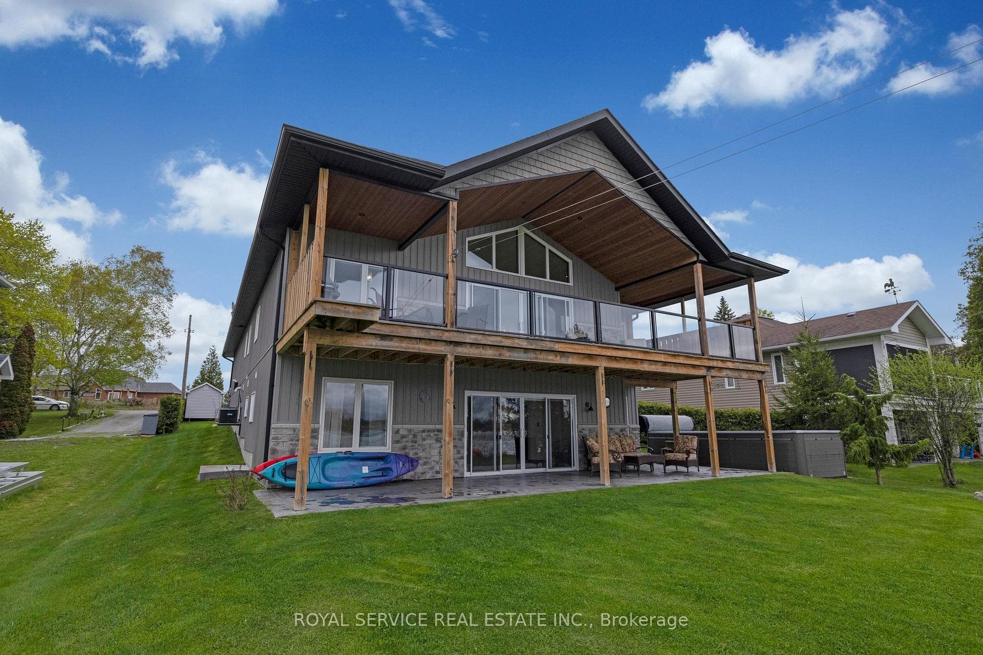 87 Loon Street photo 34