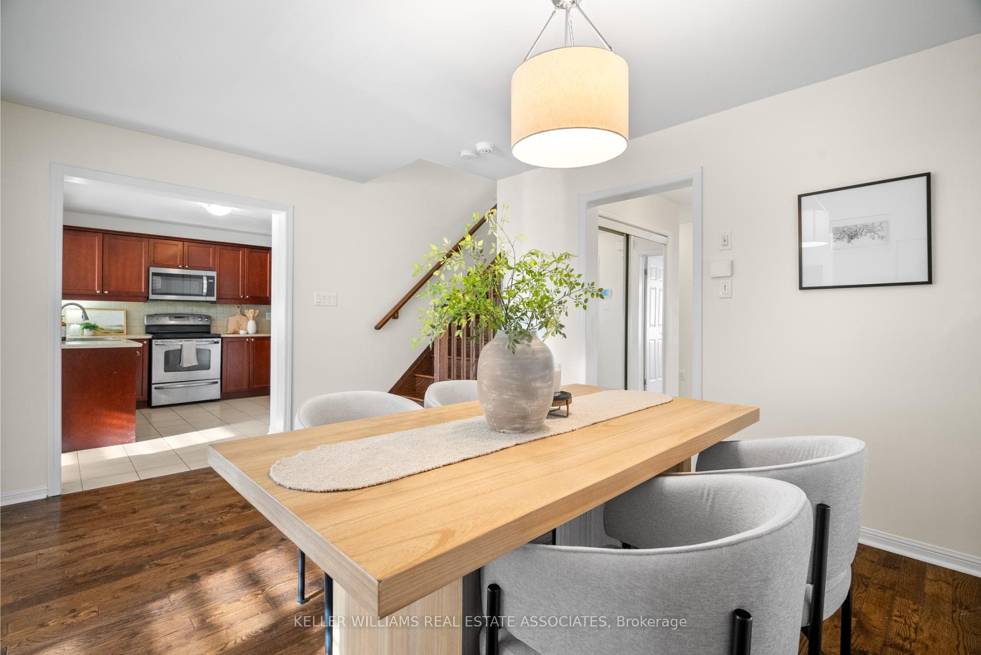 1115 Solomon Court photo 4