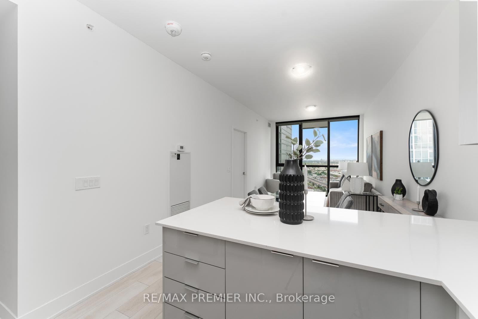 2916 Highway 7 Road Unit 2010 photo 8