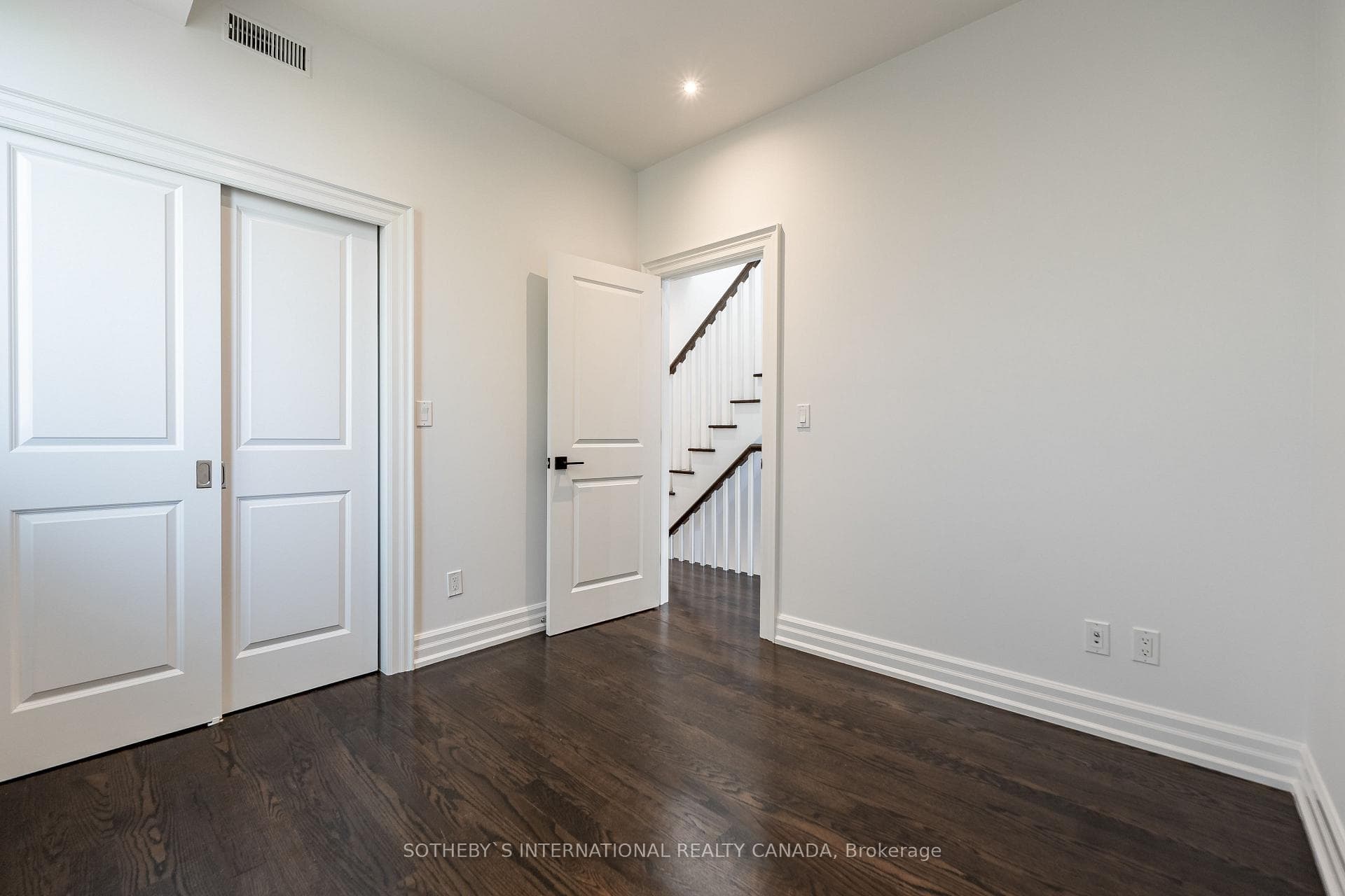 7 Louise Avenue photo 13