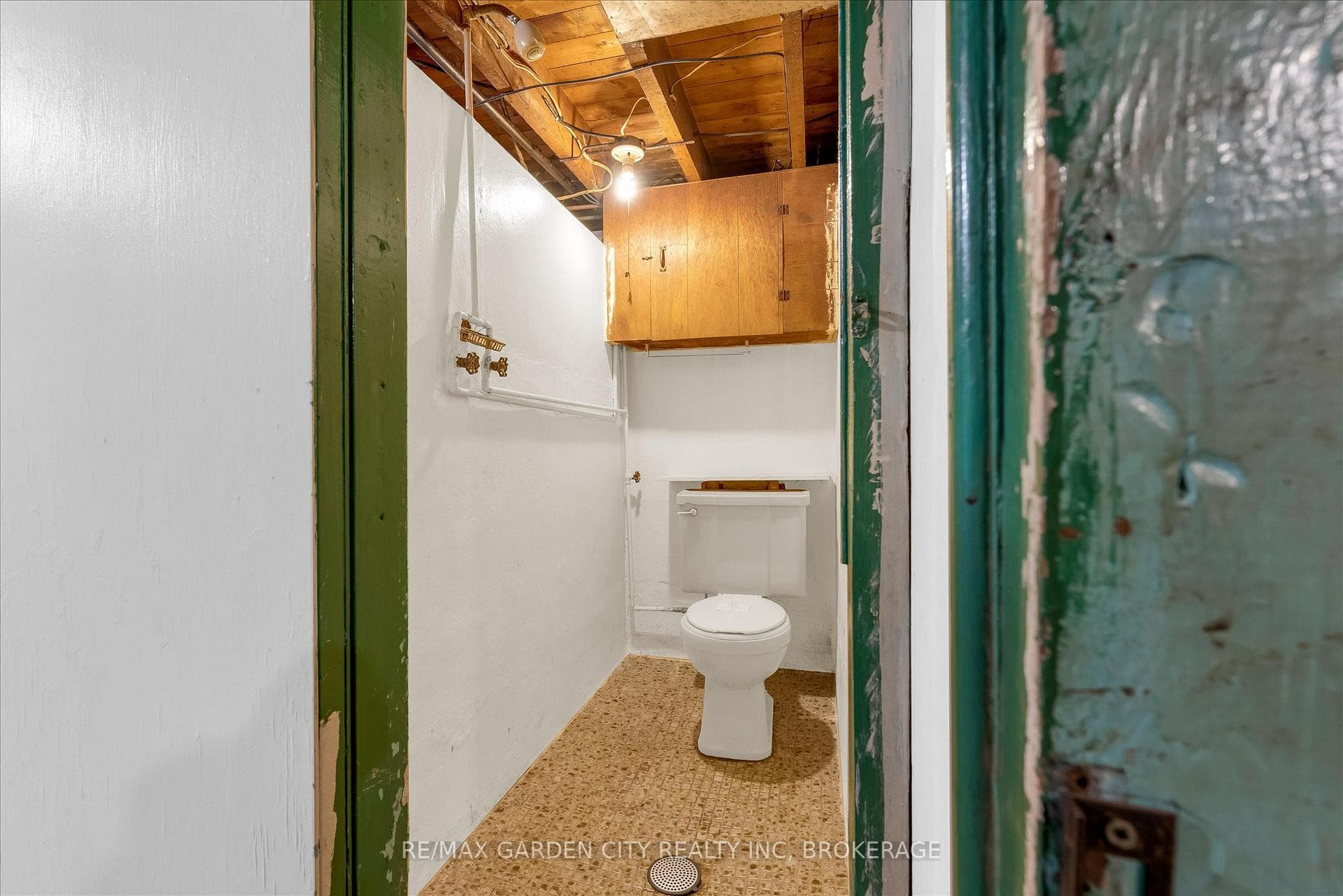 165 Pine Street photo 16