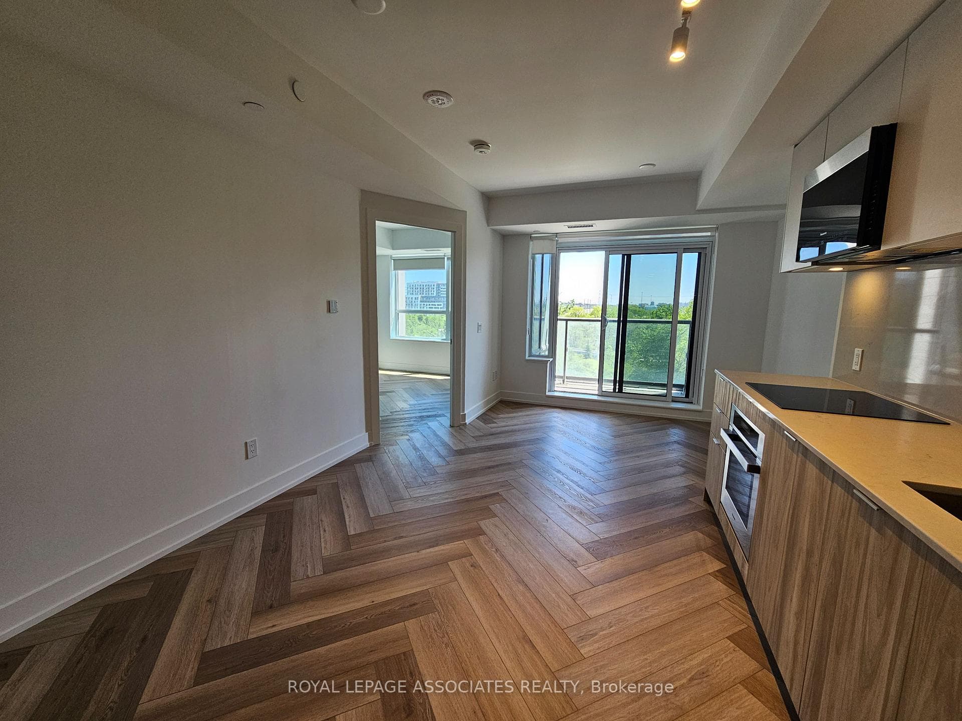 8 Cedarland Drive Unit 717 photo 3