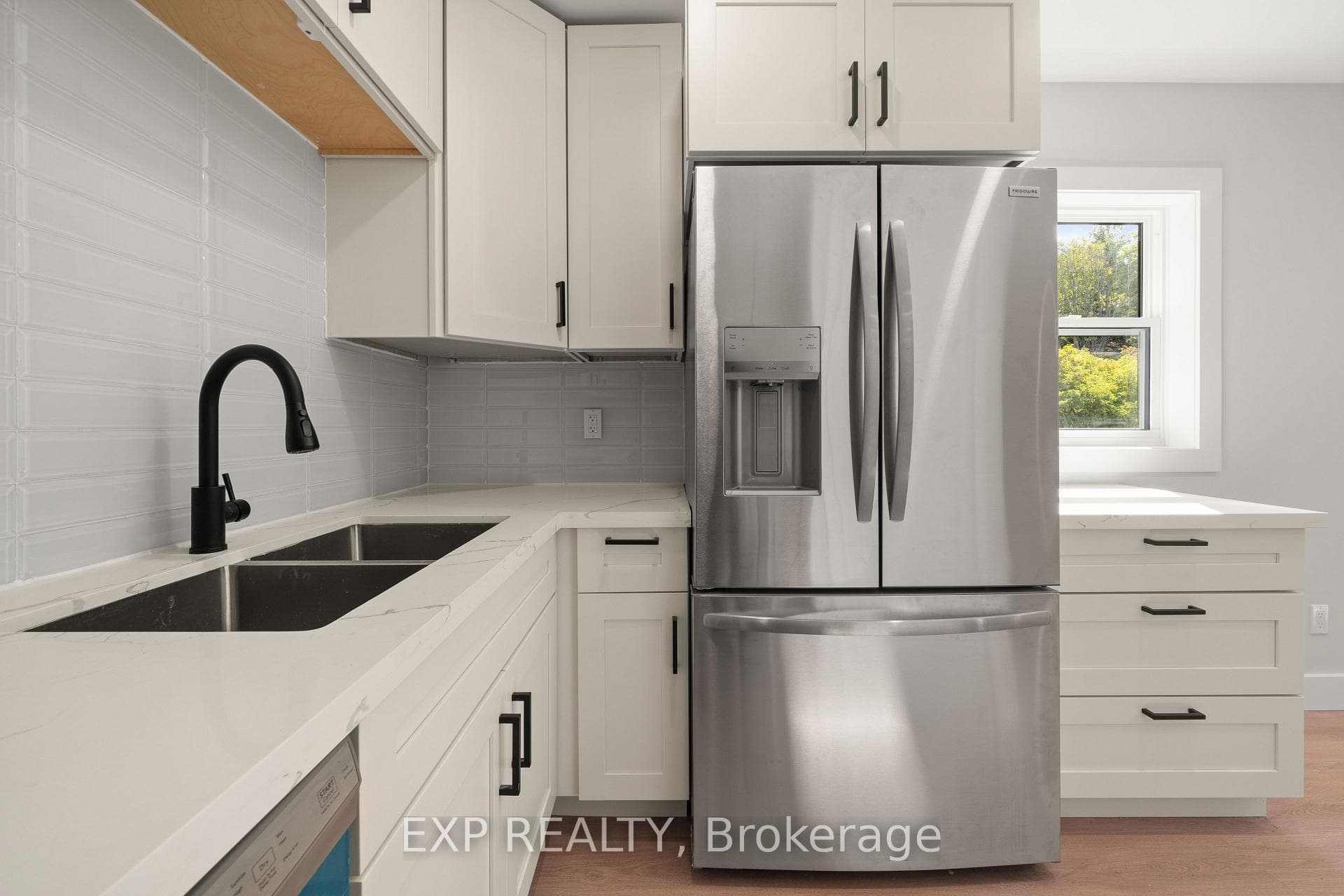 124 Colborne Street photo 20