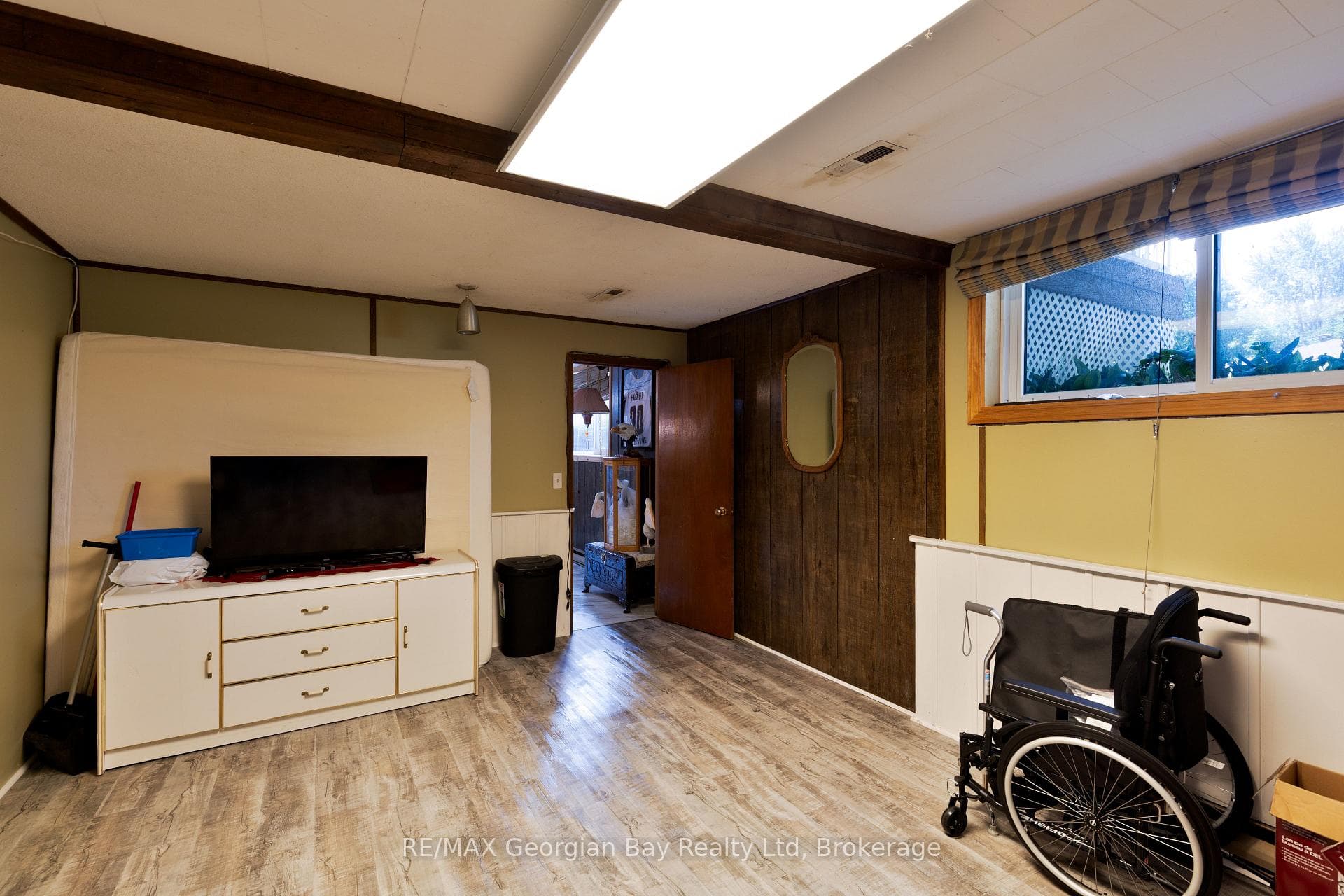 739 SIMCOE Avenue photo 32