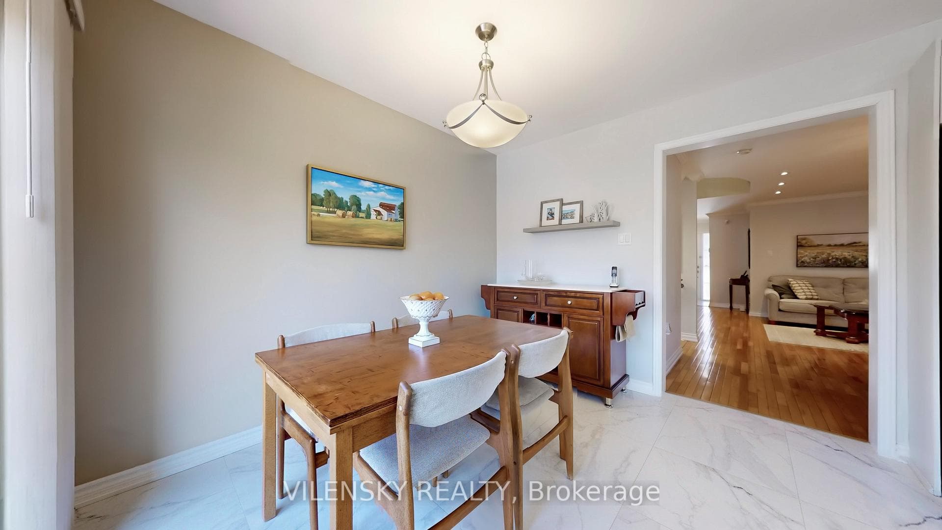 101 Foxfield Crescent photo 10