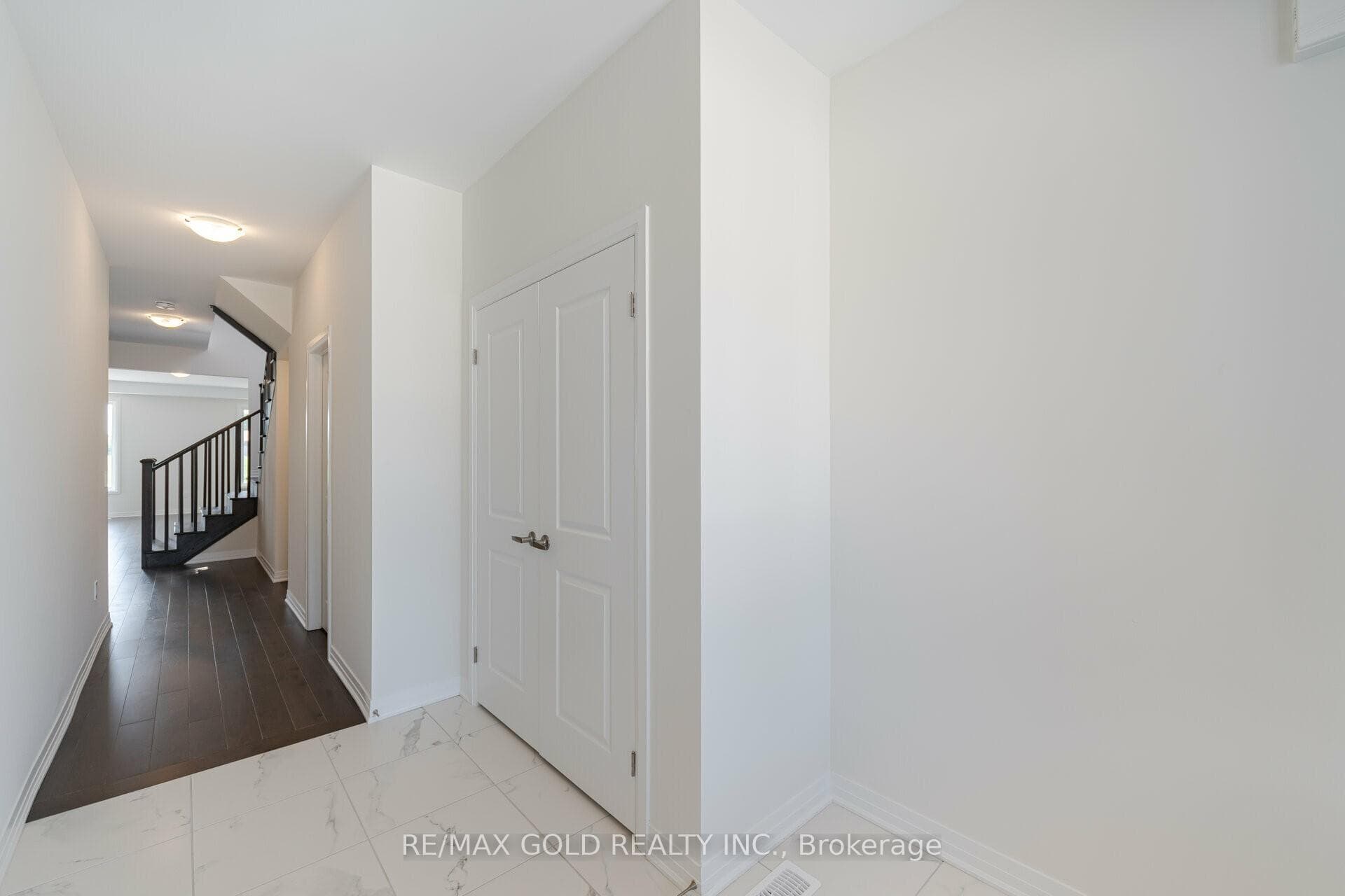 45 Mary Watson Street photo 2