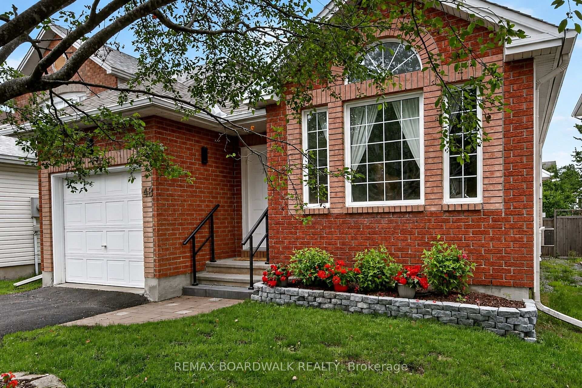 48 Maricona Way photo 5
