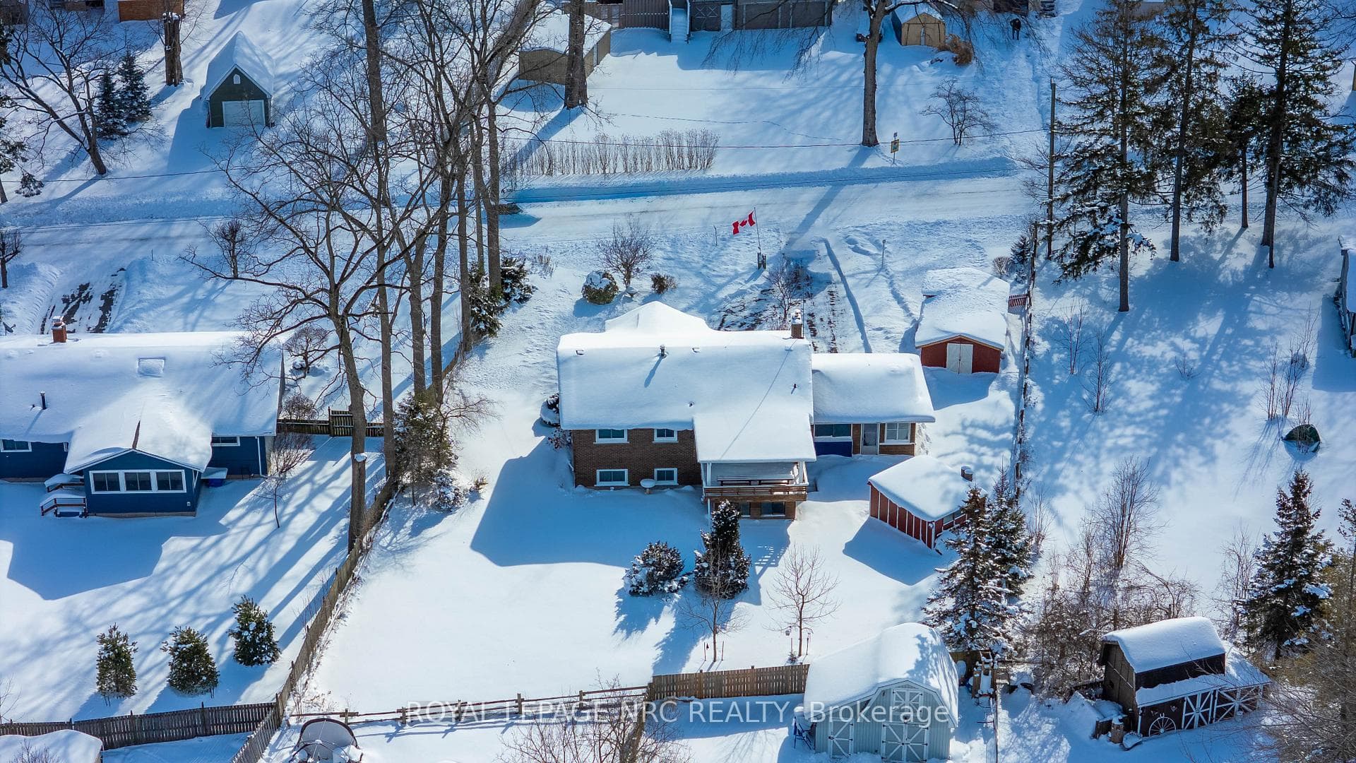 10592 Woodland Drive photo 3
