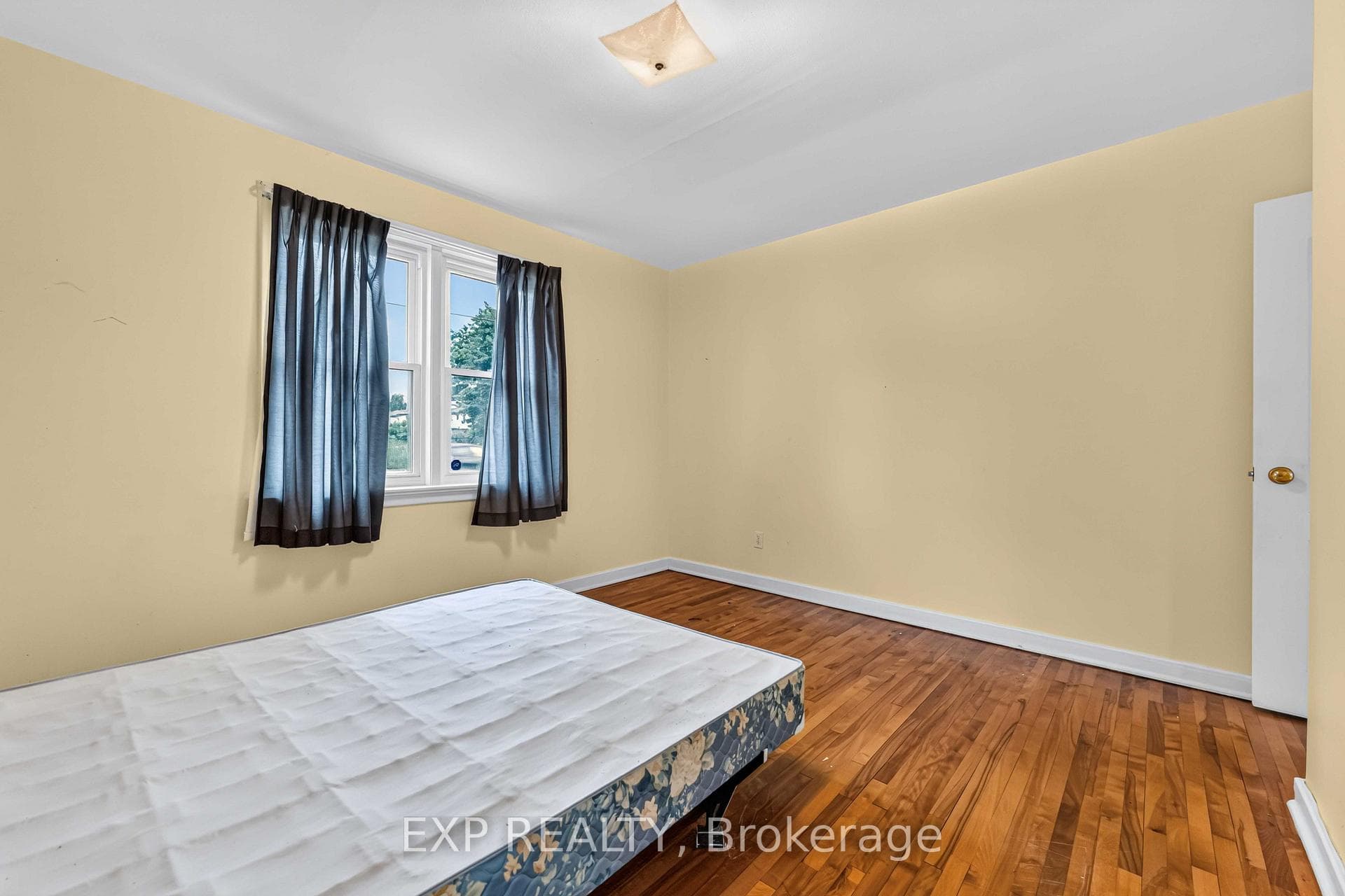 1613 Queensdale Avenue photo 16