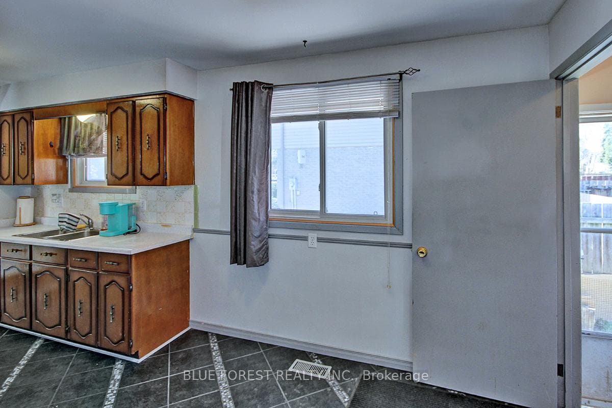 75 Brennan Drive photo 10