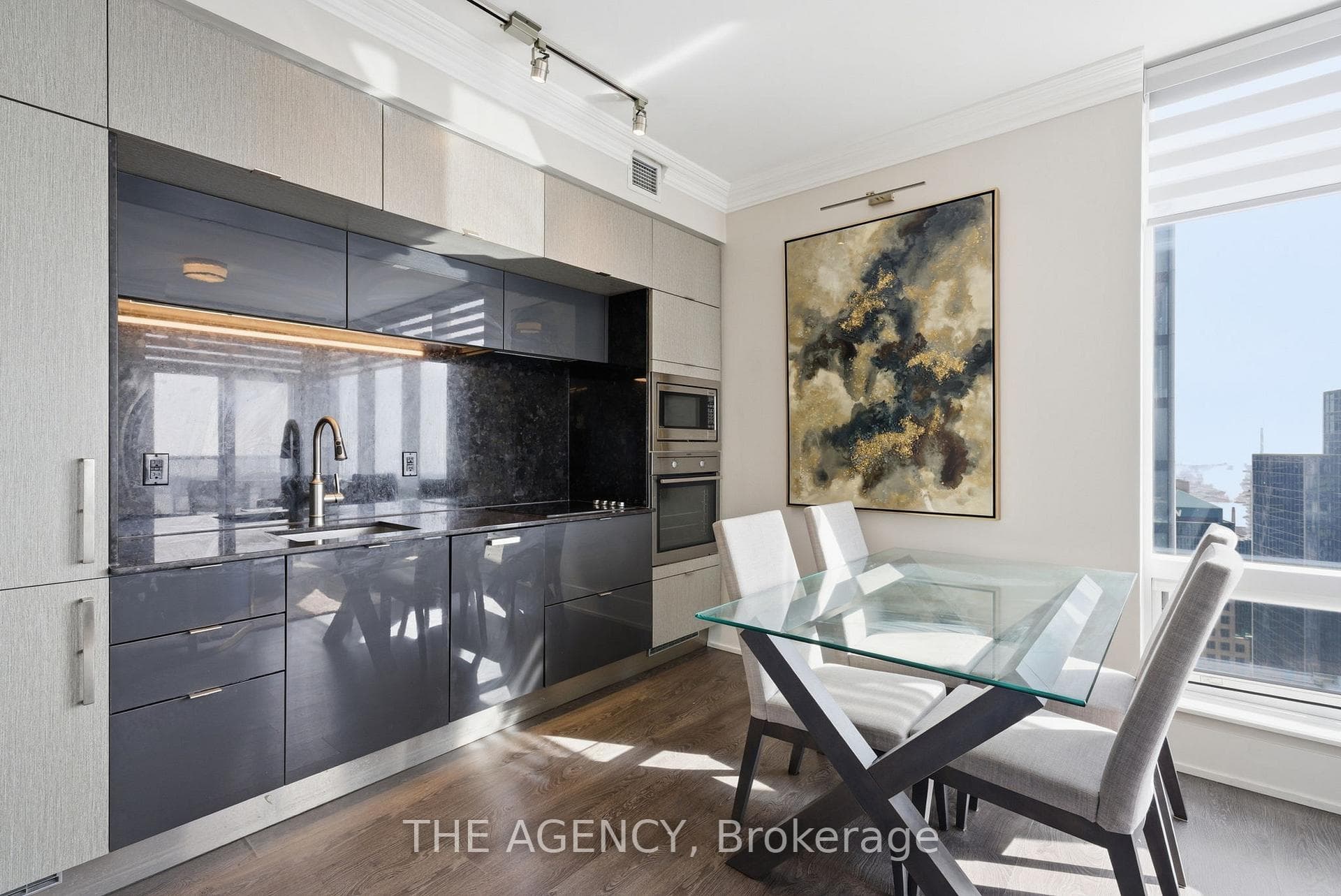 10 York Street Unit 4205 photo 4