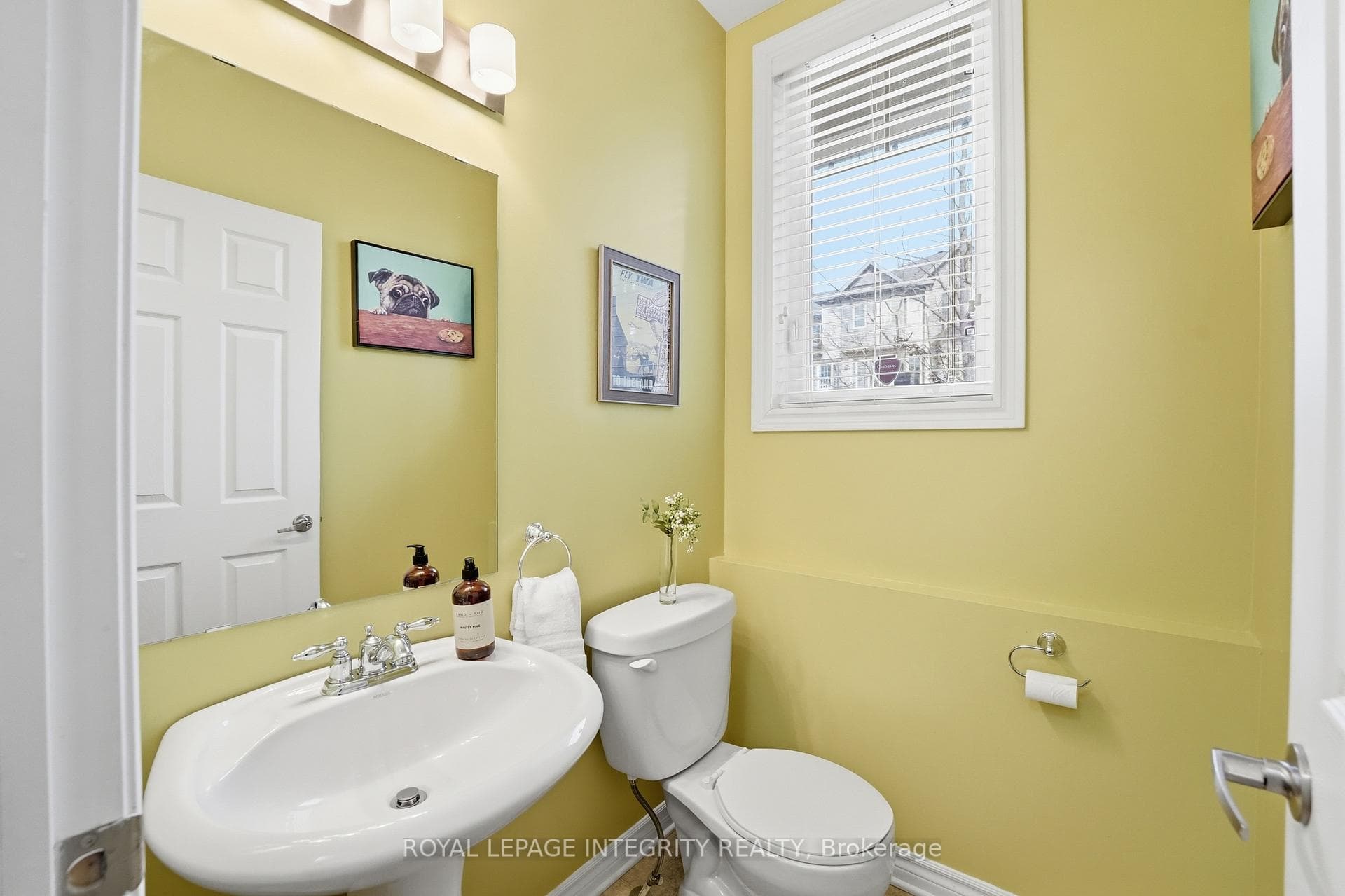 208 Aquilo Crescent photo 27