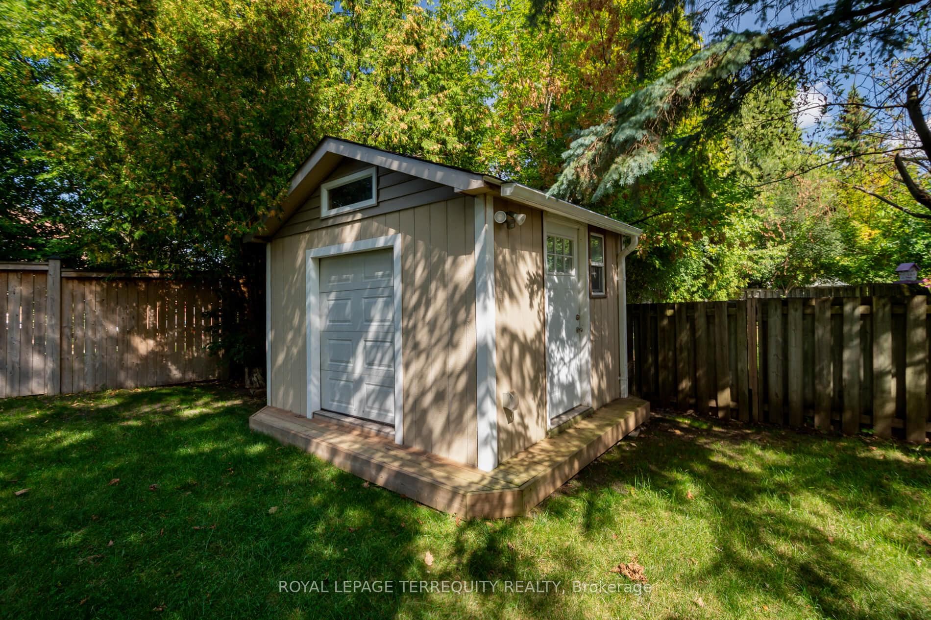 290 Manchester Drive photo 26