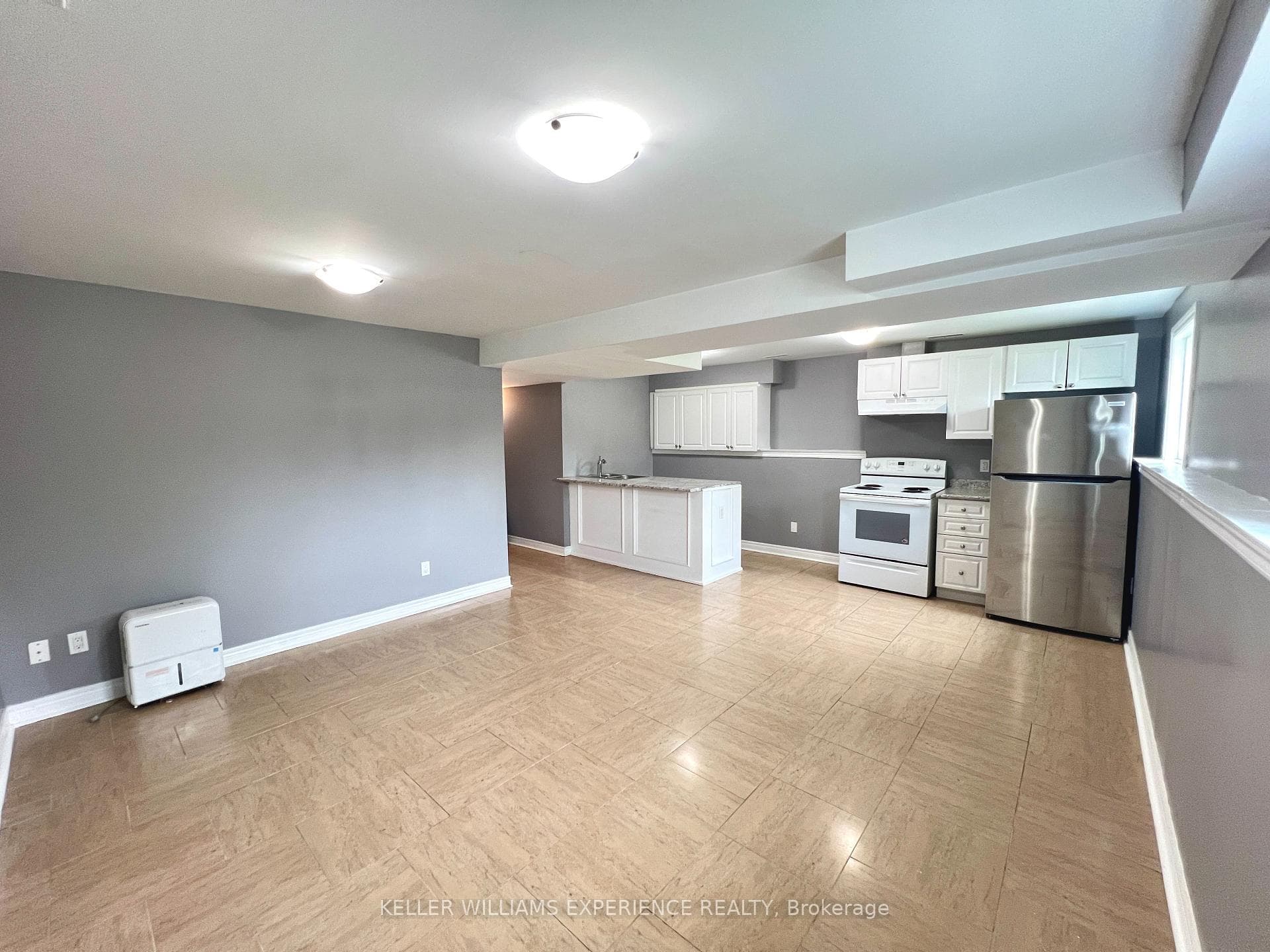 16 Herrell Avenue Unit Lower photo 2