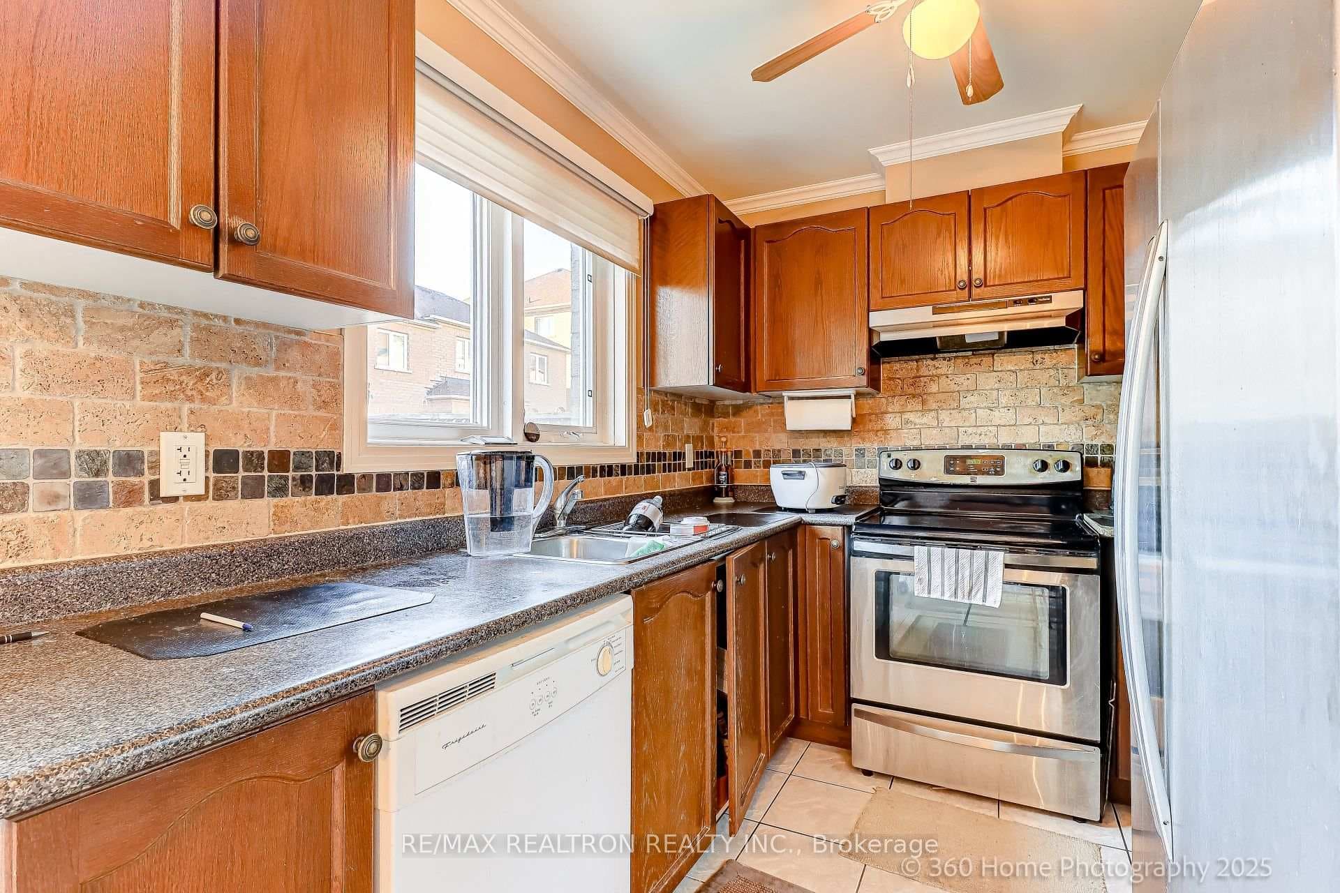 144 Matthew Boyd Crescent photo 15