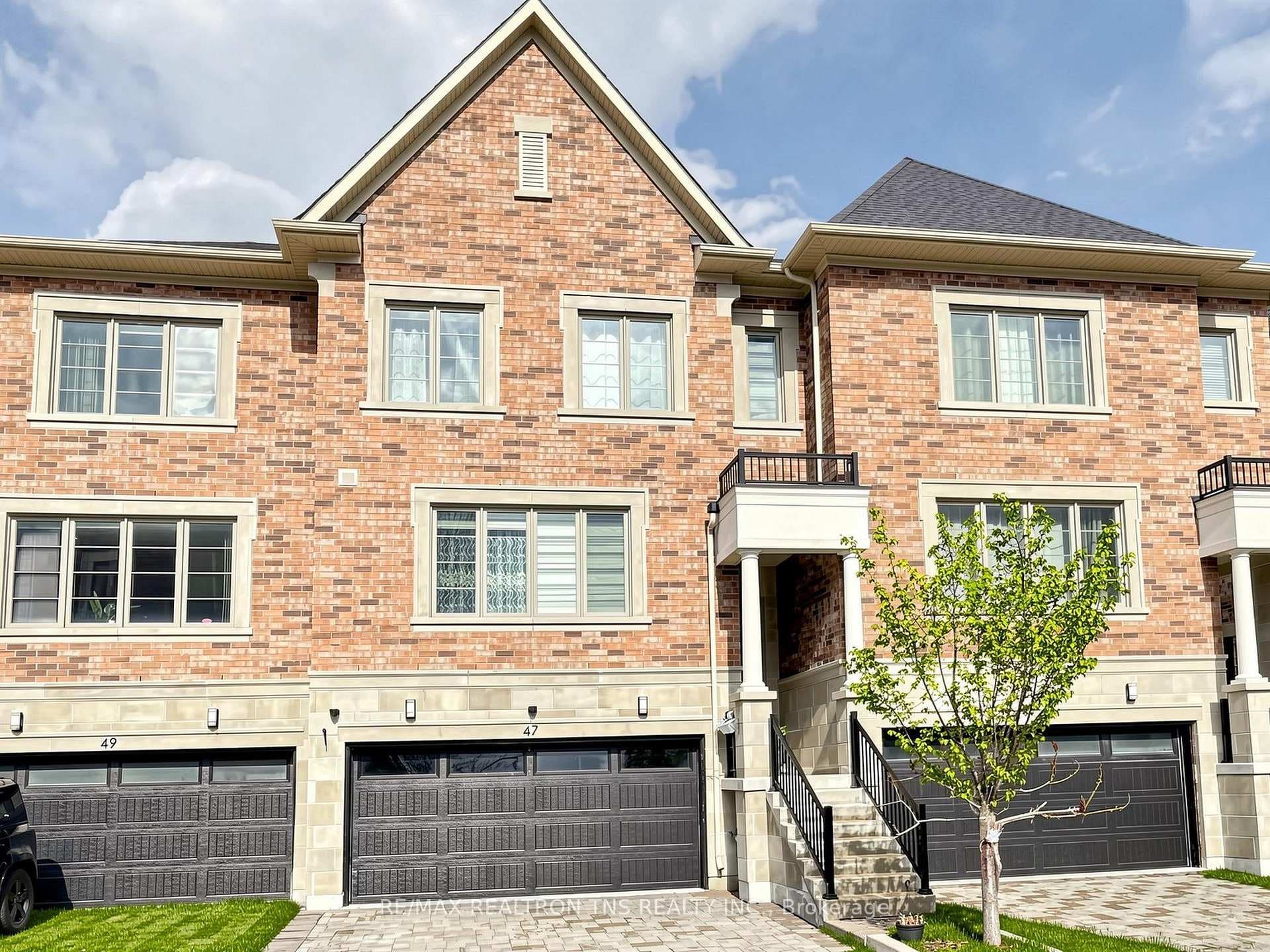 47 Divon Lane photo 1