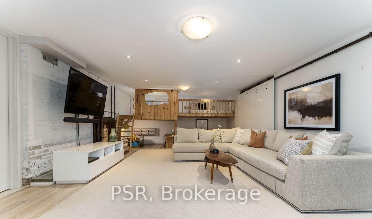 Family/Play Room