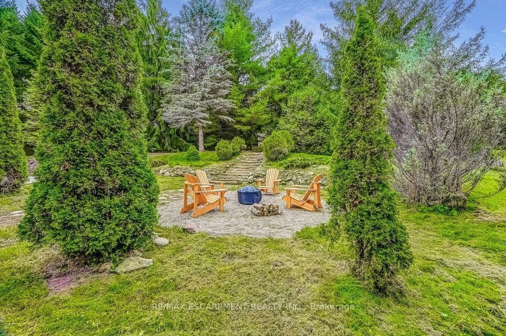 1361 Centre Road photo 25