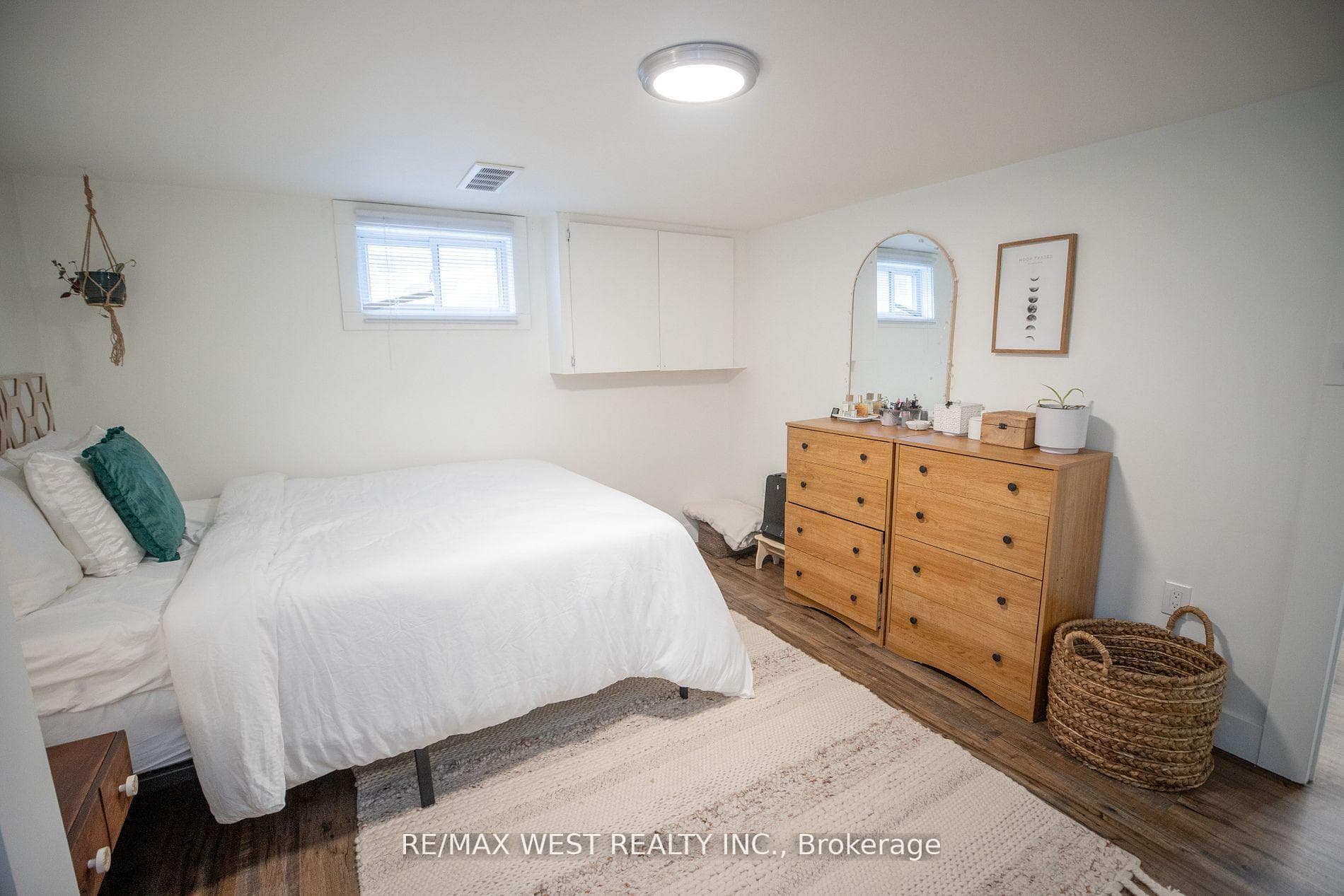93 Peel Street Unit 2 photo 24