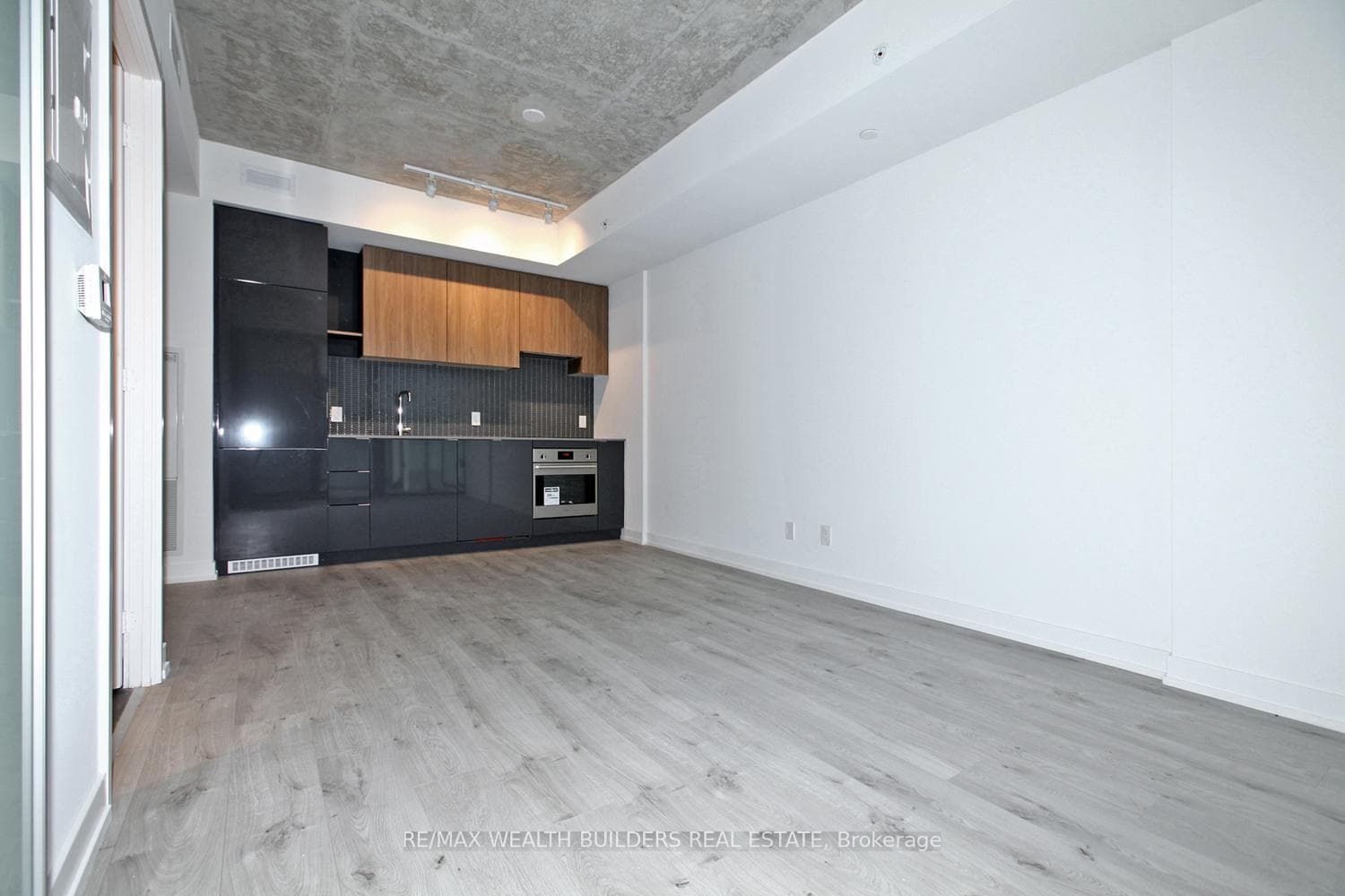 161 Roehampton Avenue Unit 529 photo 7