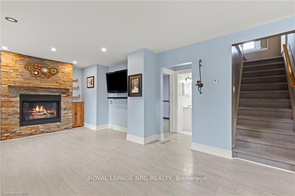 103 CLARE Avenue photo 5