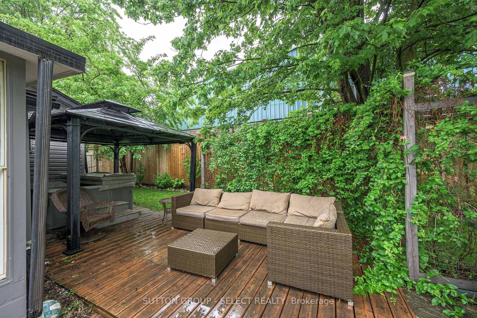 152 Elm Street photo 26