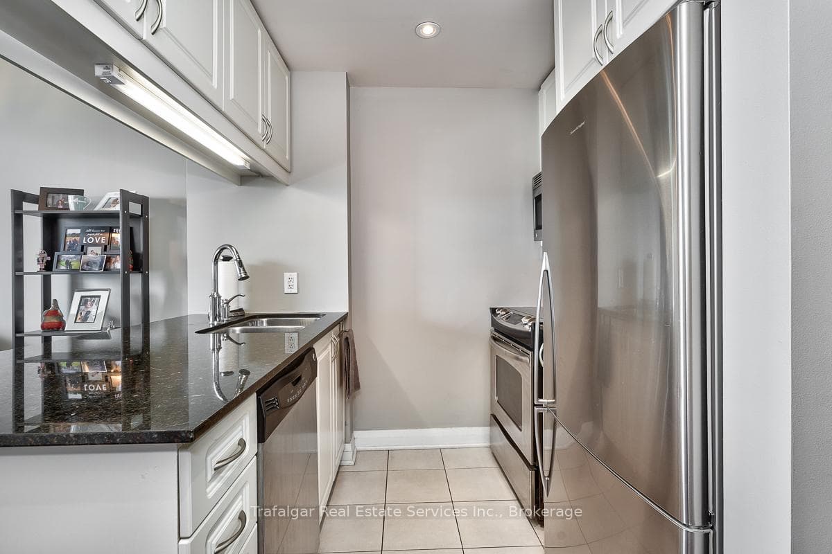 1055 Southdown Road Unit 512 photo 7