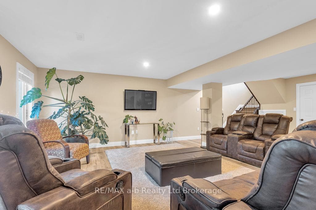 9442 Richmond Road photo 32