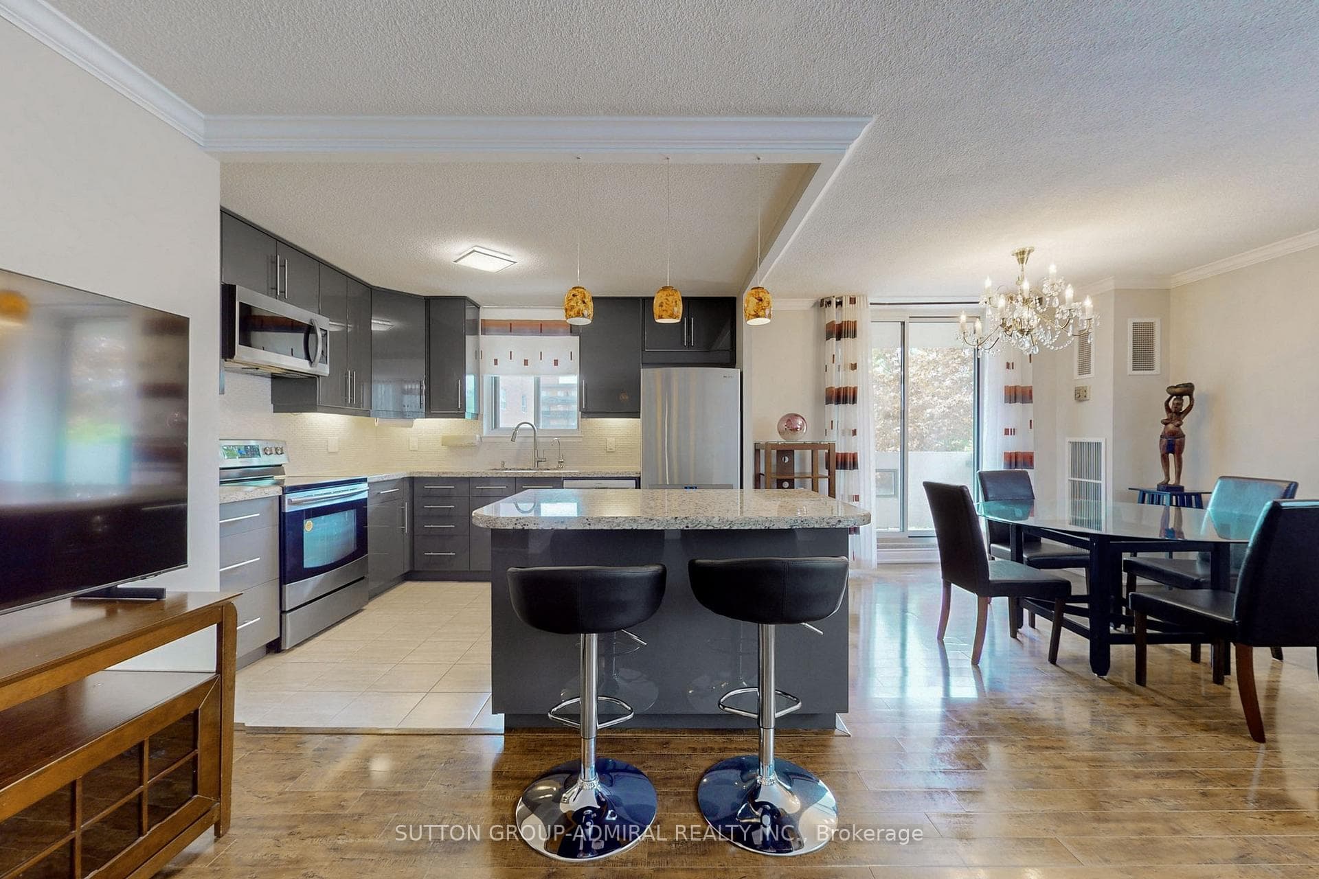 7451 Yonge Street Unit 401 photo 12