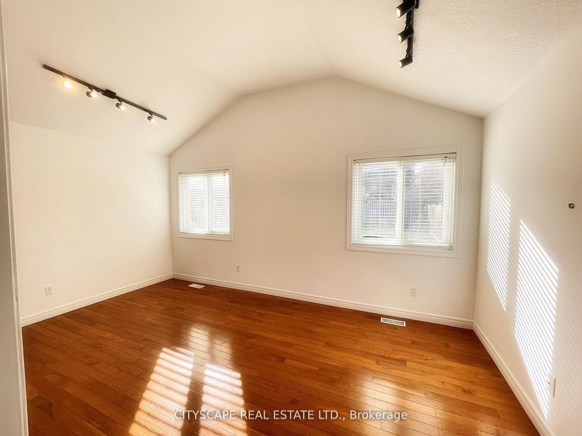 544 Robert Ferrie Drive photo 12