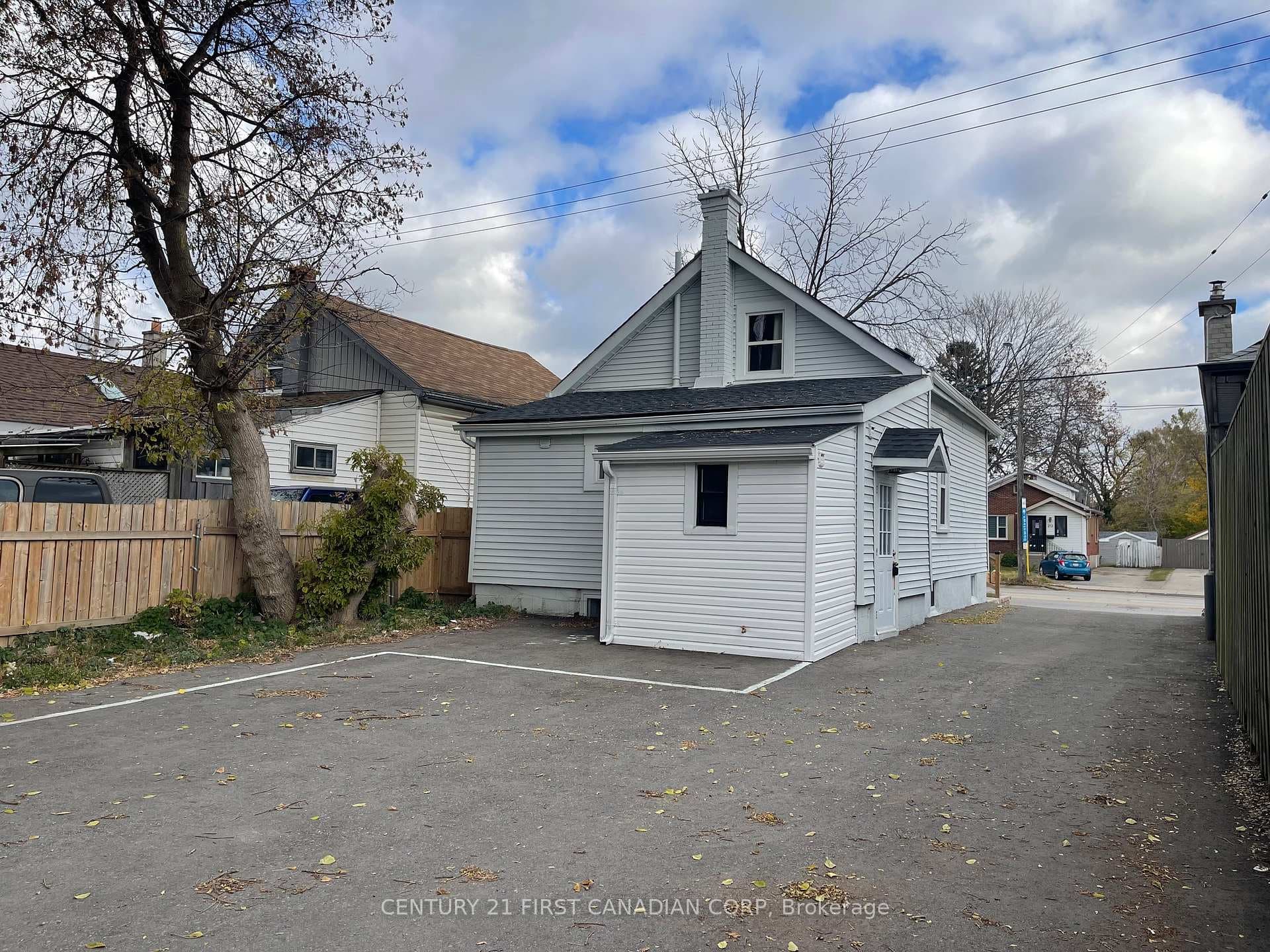 271 HIGHBURY Avenue photo 6