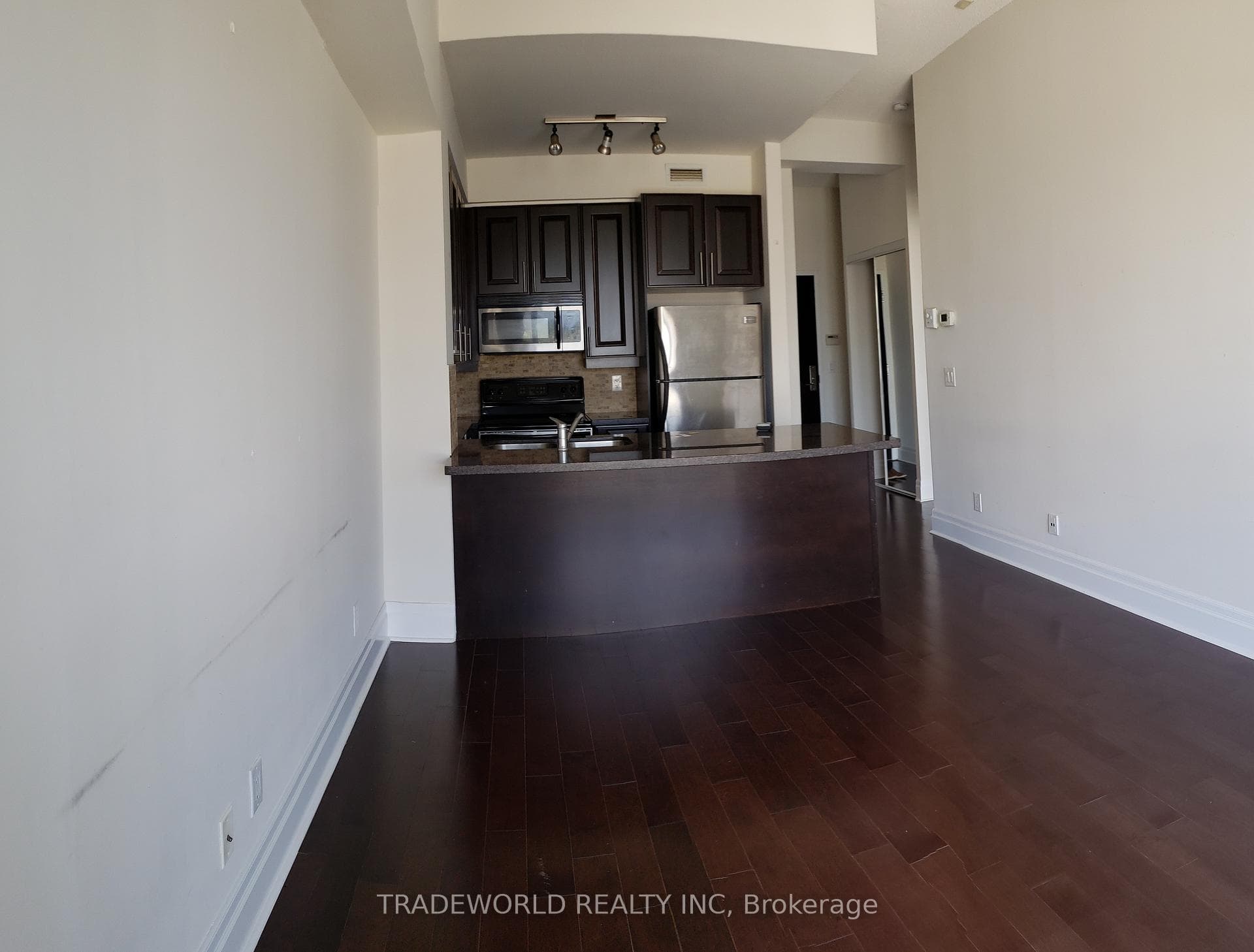 39 Upper Duke Crescent Unit 719 photo 3